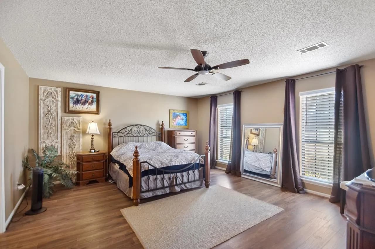 Property at 3801  Deer - Image 15