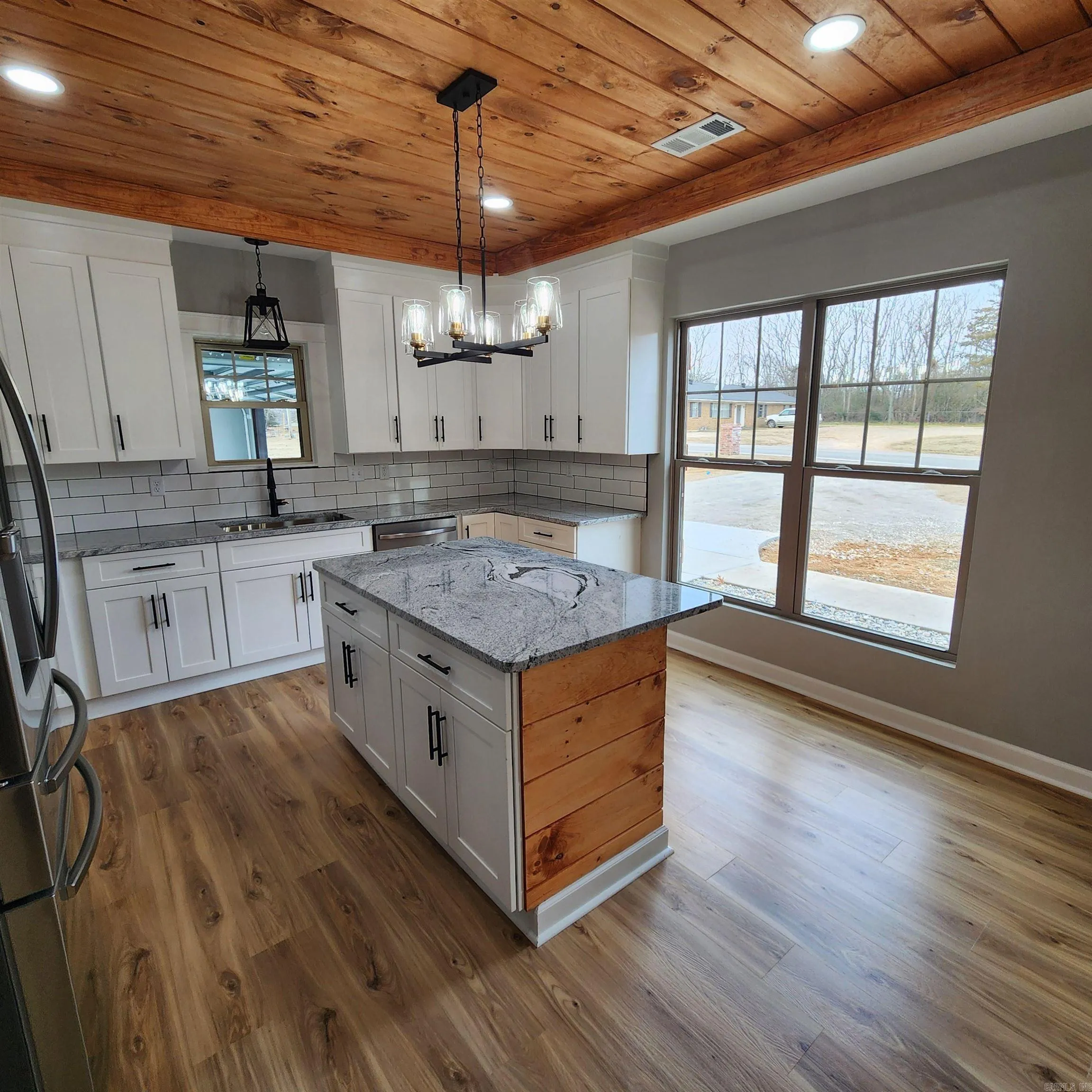 Property at 1013 W Booth - Image 11