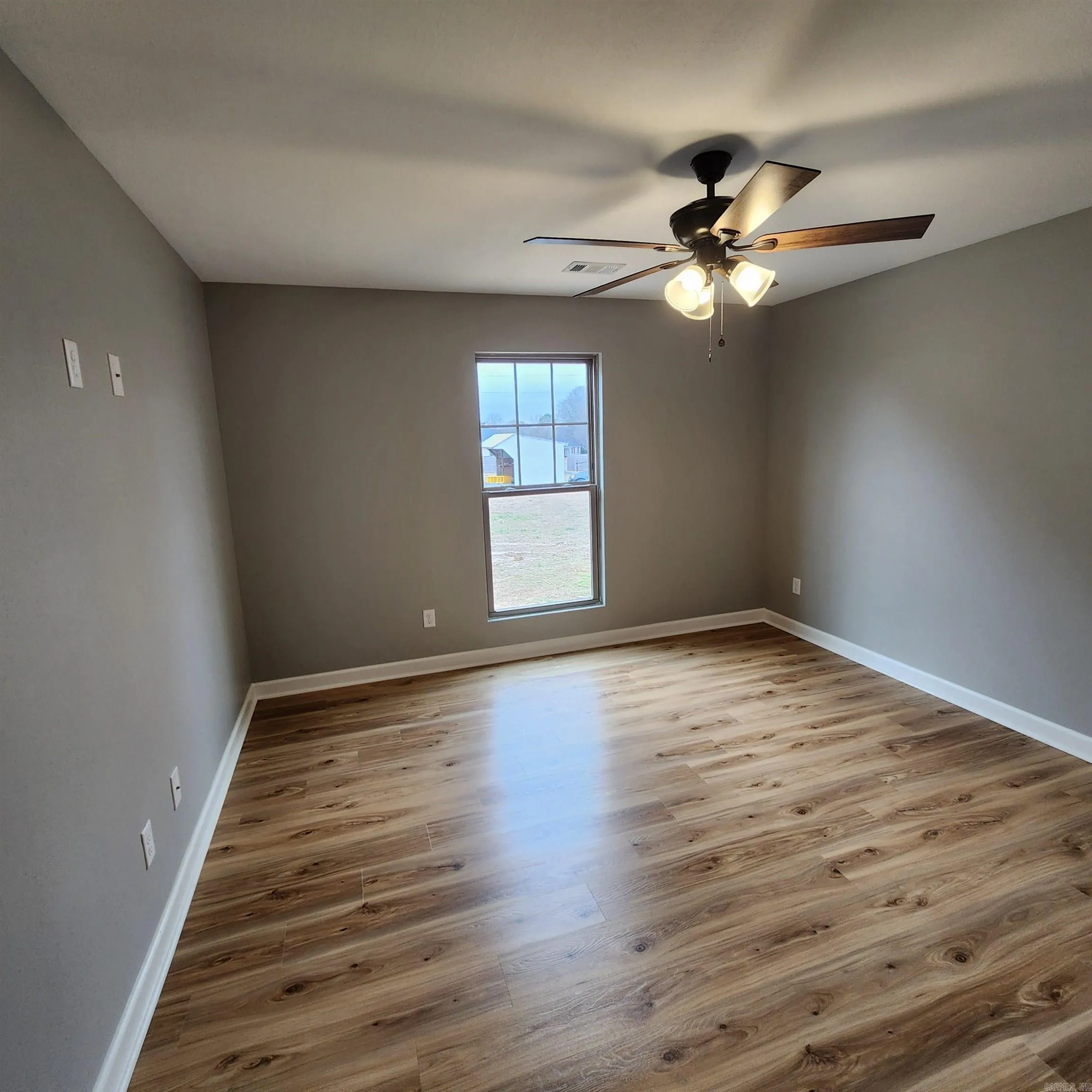 Property at 1013 W Booth - Image 33