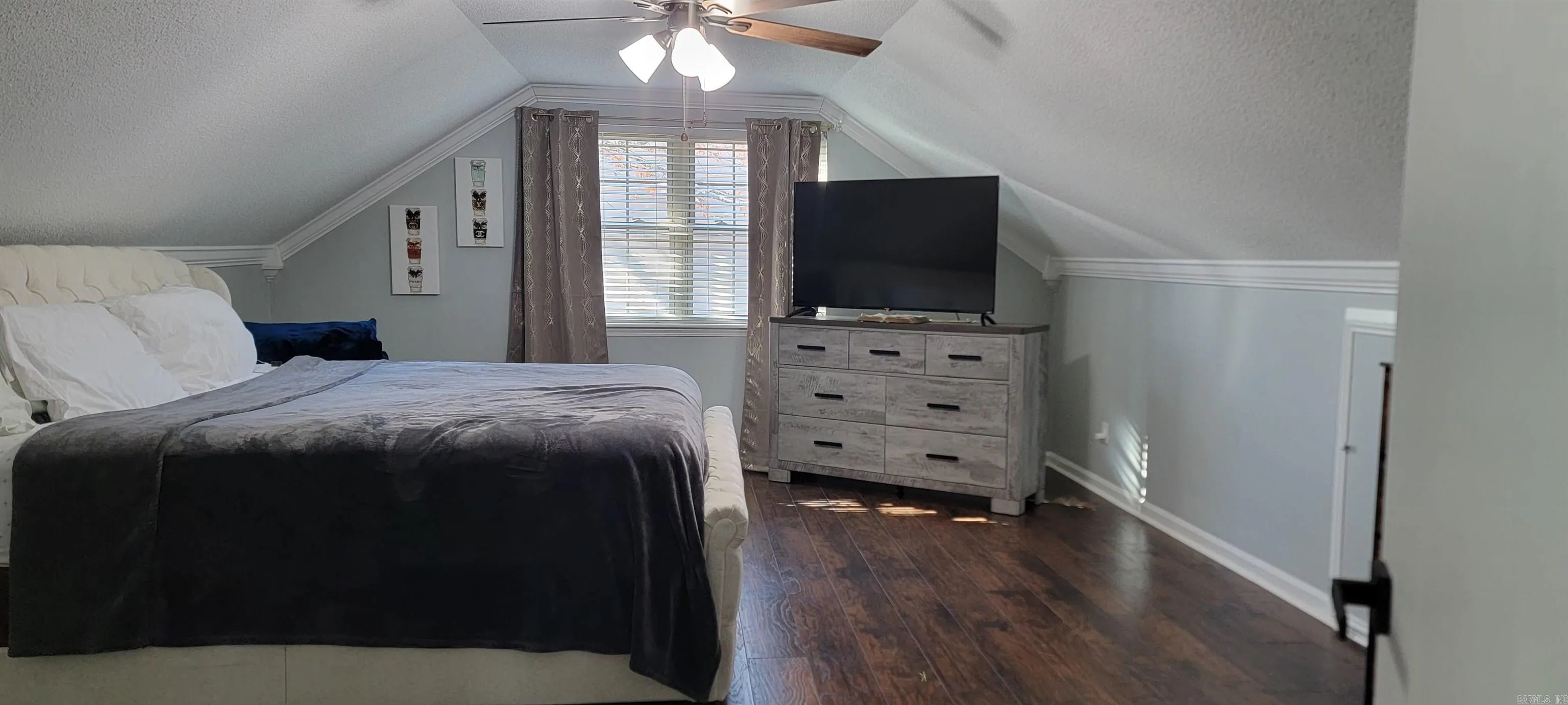 Property at 10  Pinecrest - Image 17