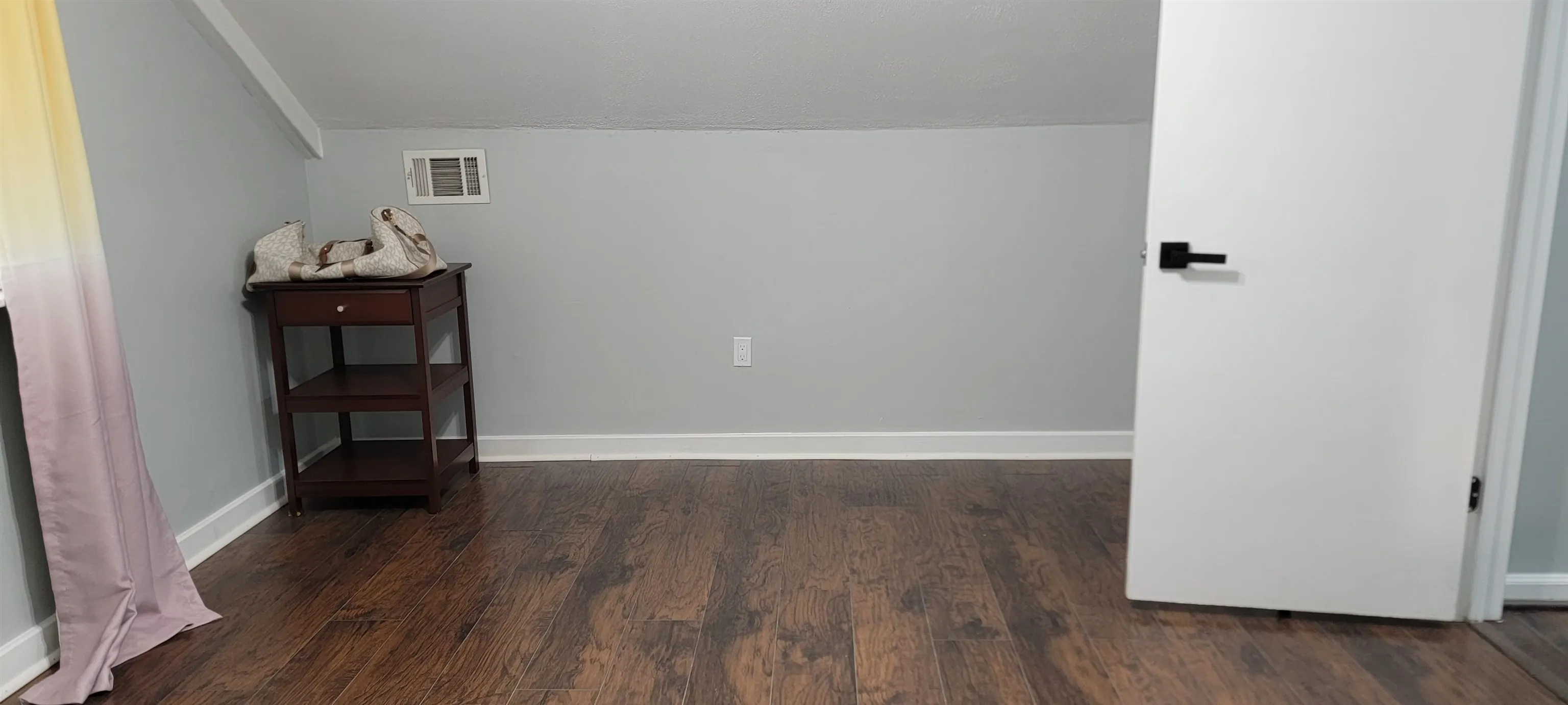 Property at 10  Pinecrest - Image 12