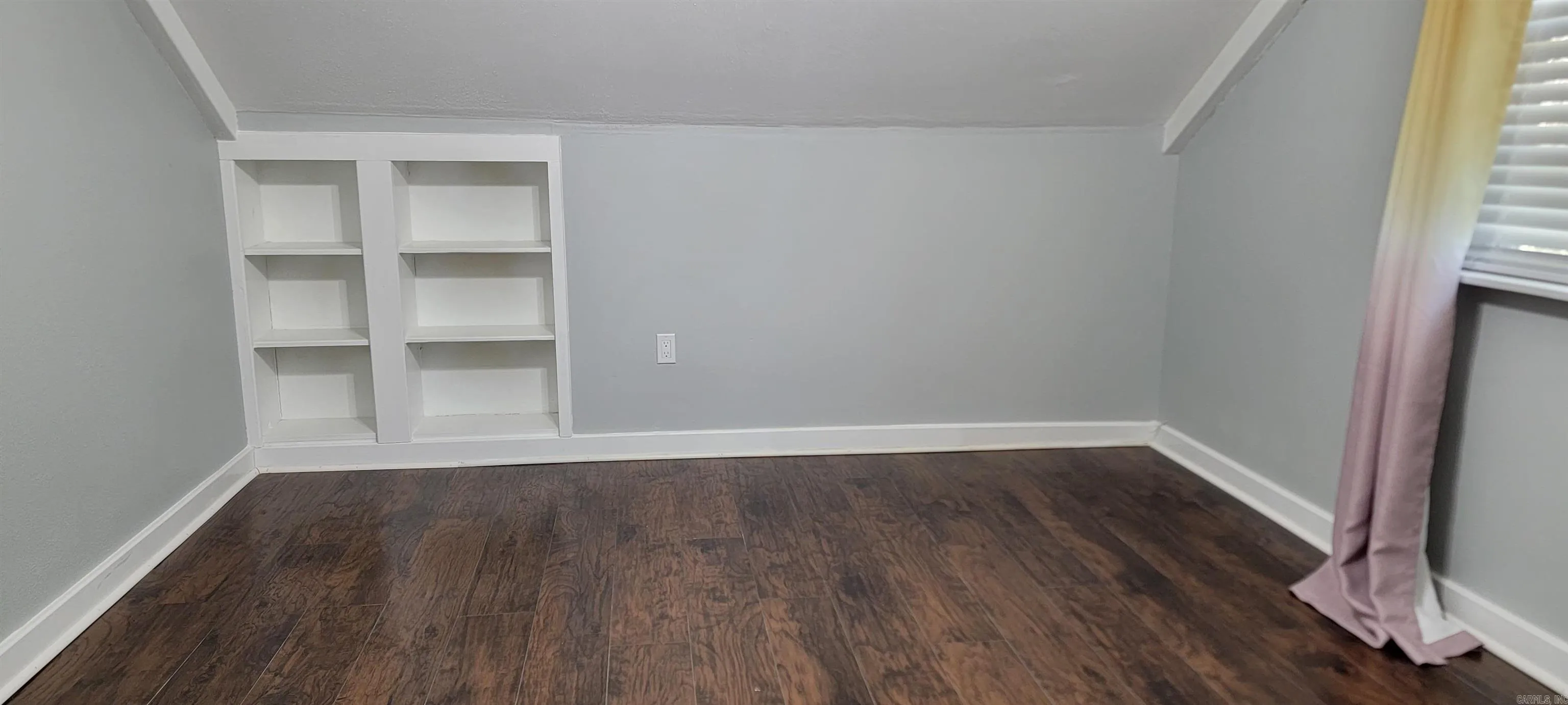 Property at 10  Pinecrest - Image 11