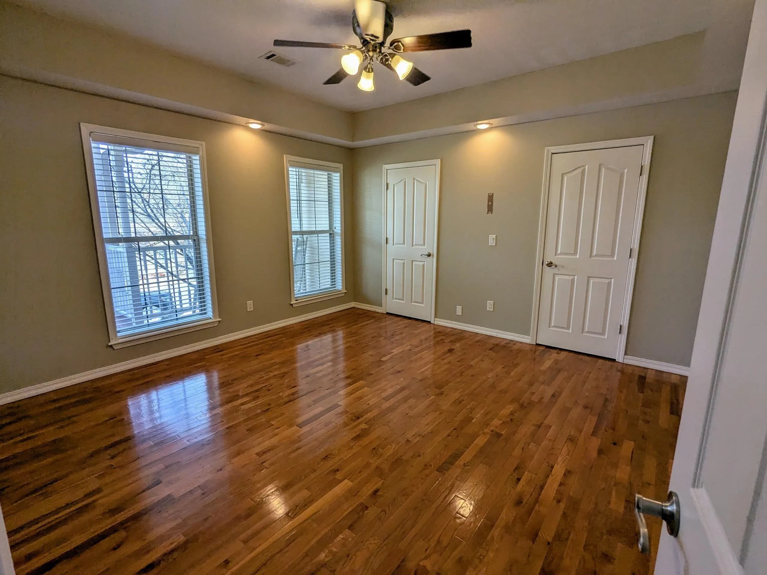 Property at 50  Iona - Image 3