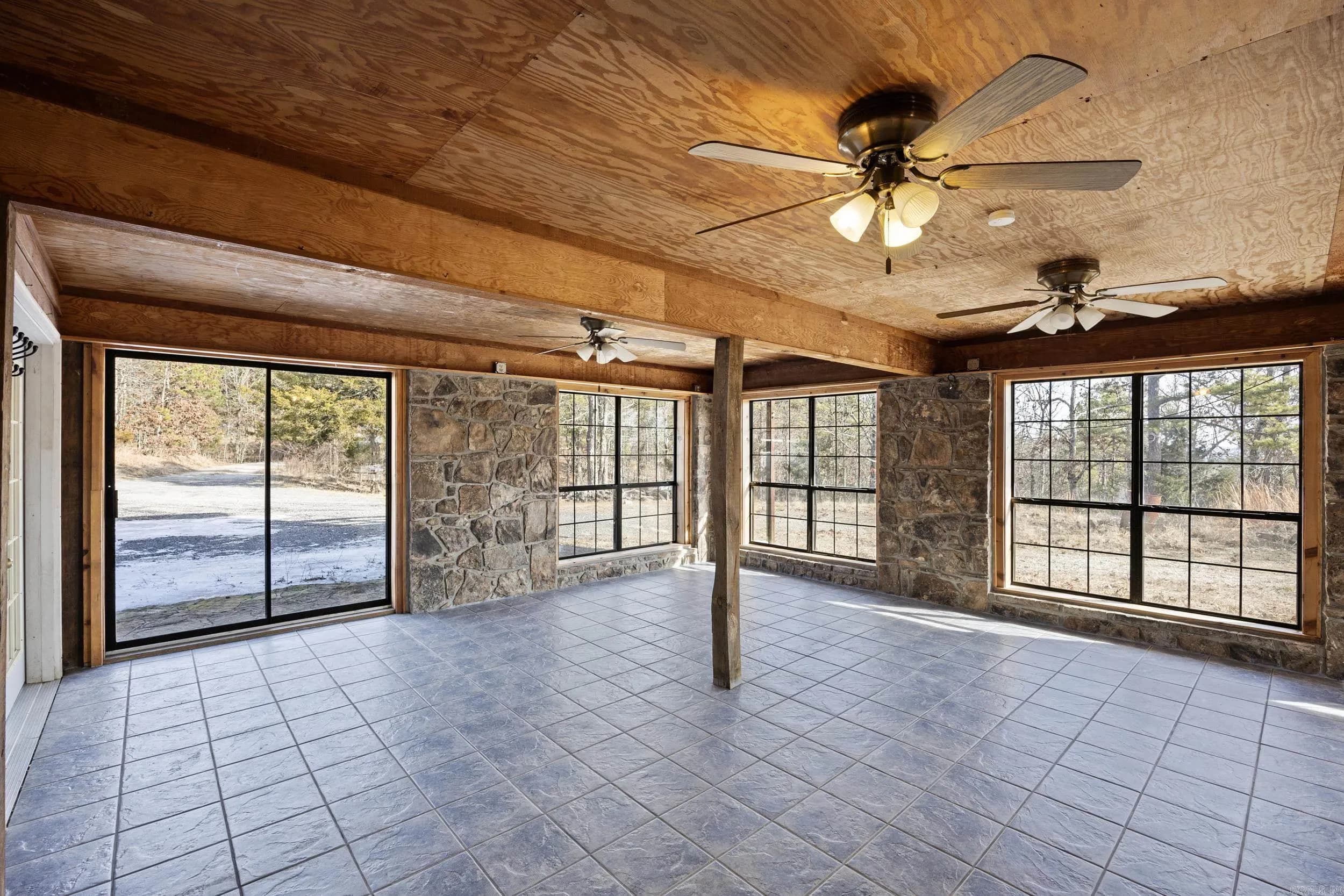 Property at 1504  Wildwood - Image 37