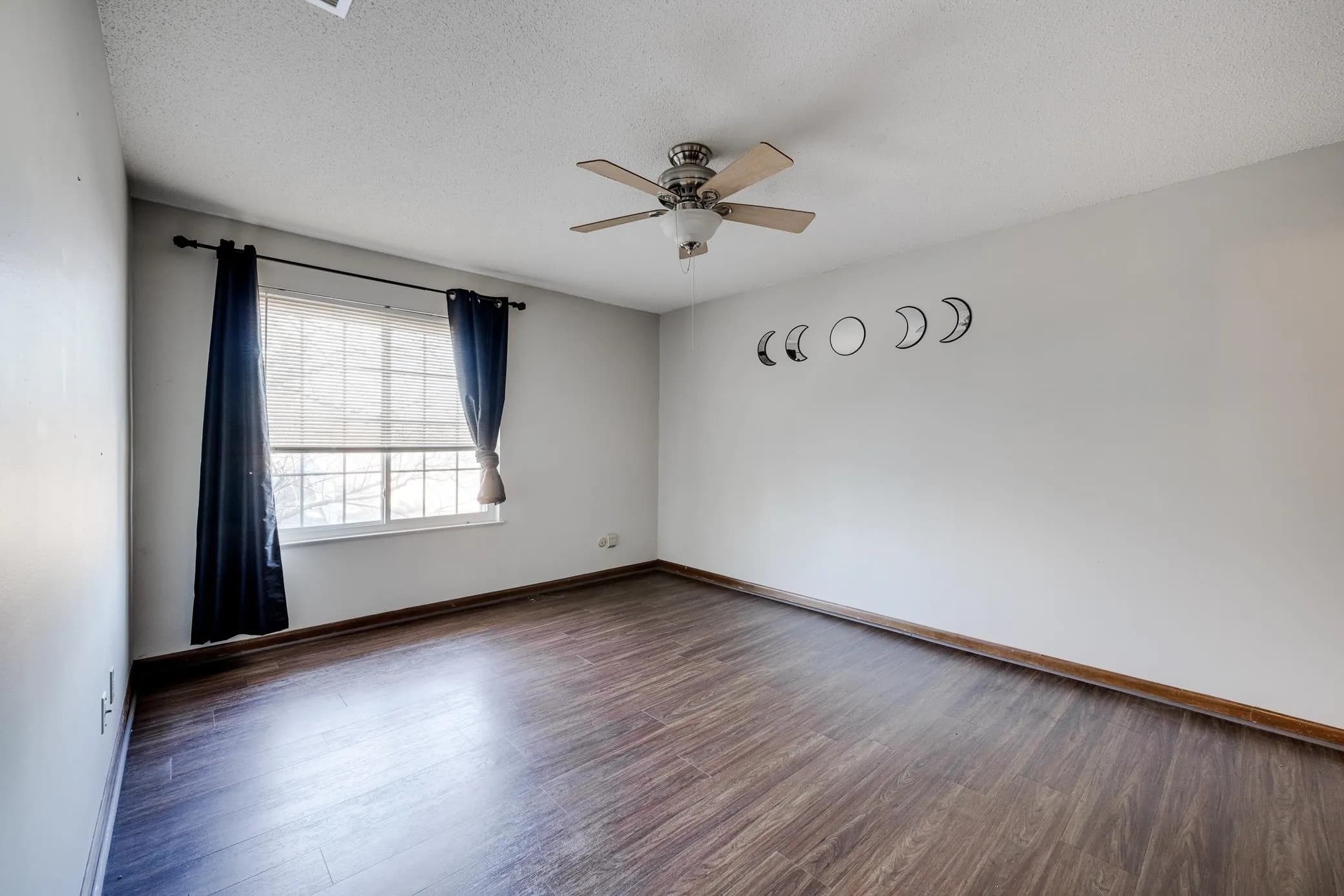 Property at 1208 N Oaks - Image 21