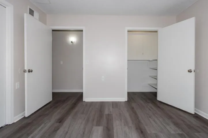 Property at 1100  Brookside, 64 - Image 9