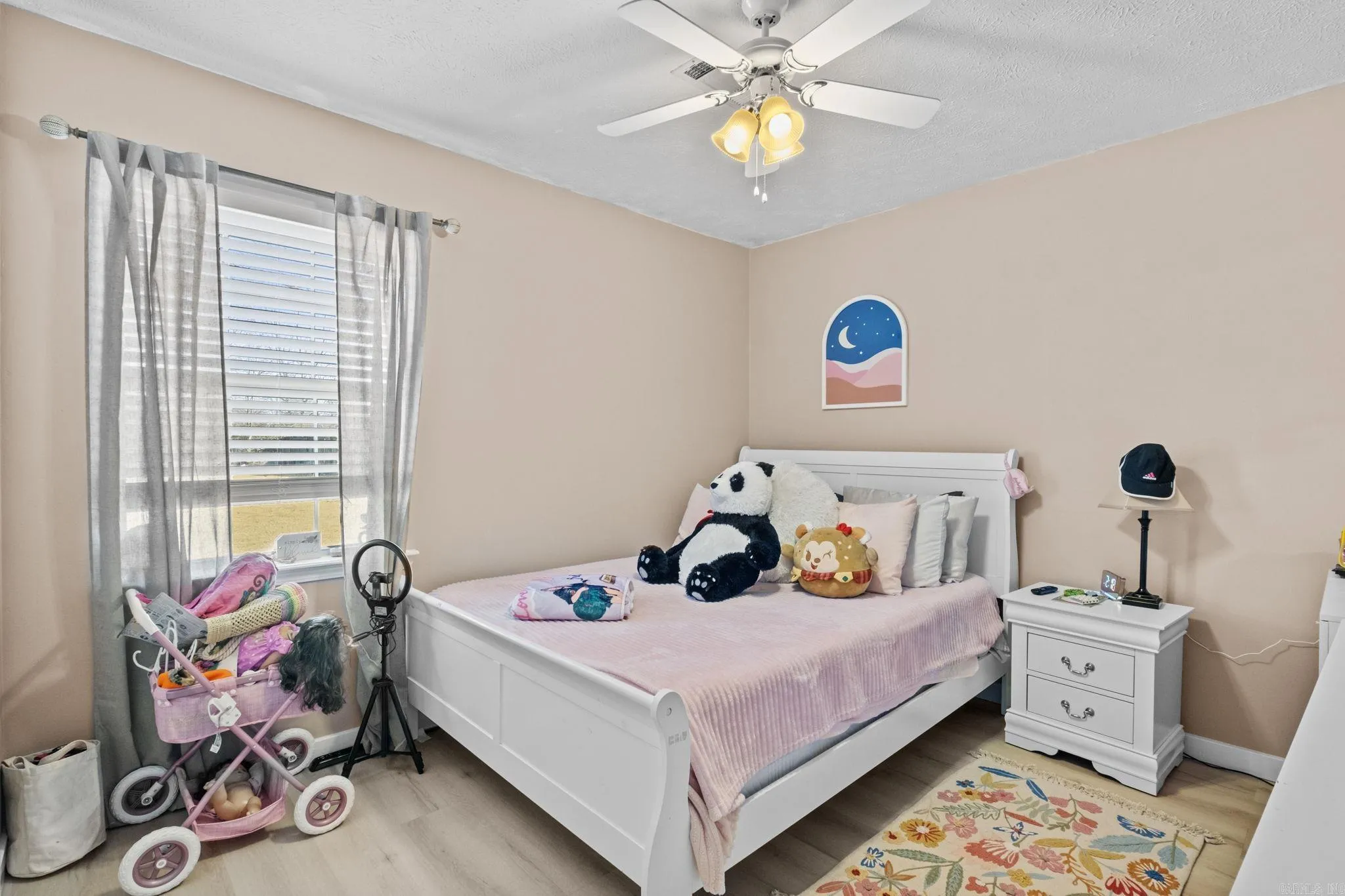 Property at 11  Hummingbird - Image 16