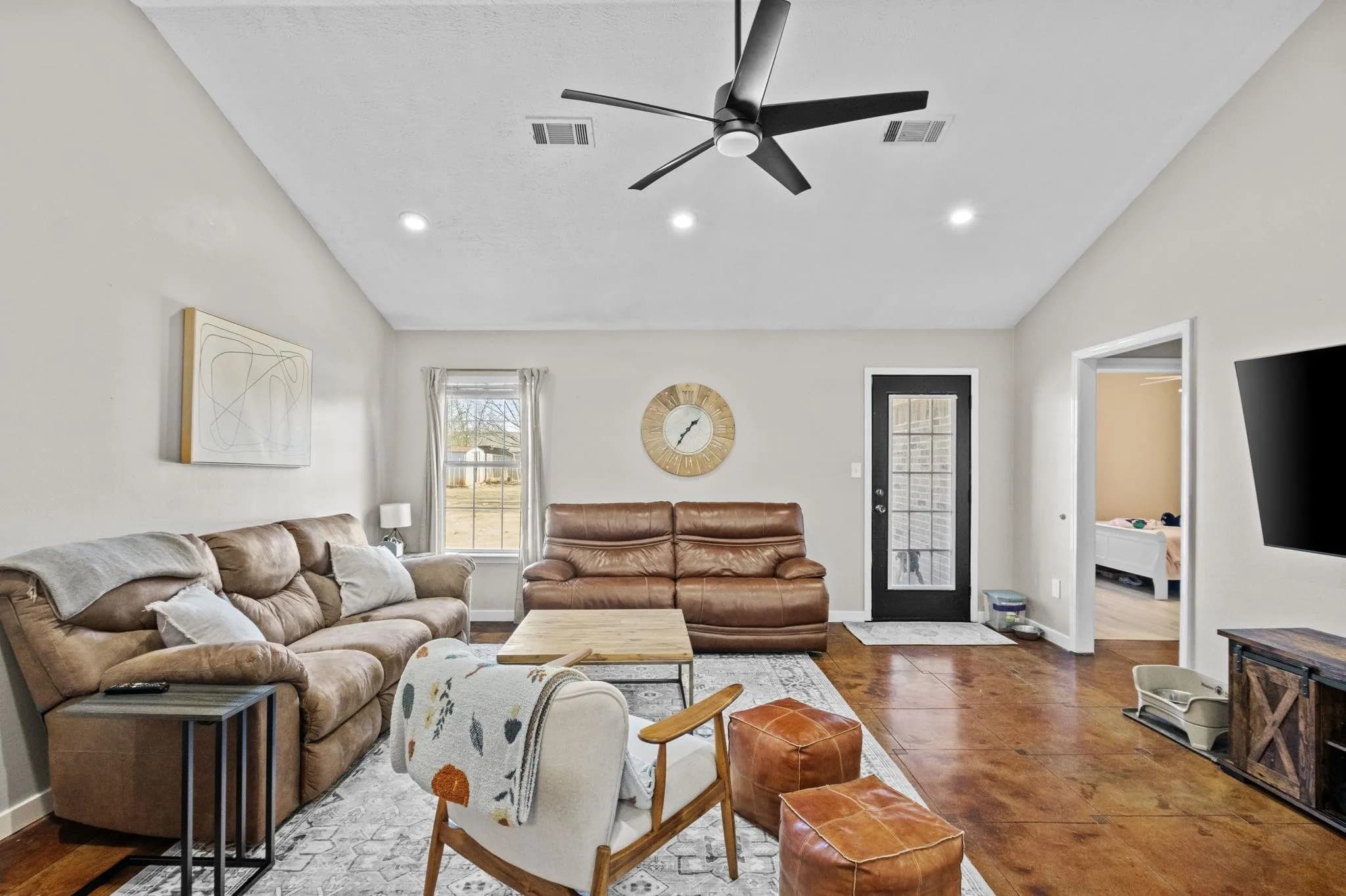 Property at 11  Hummingbird - Image 6