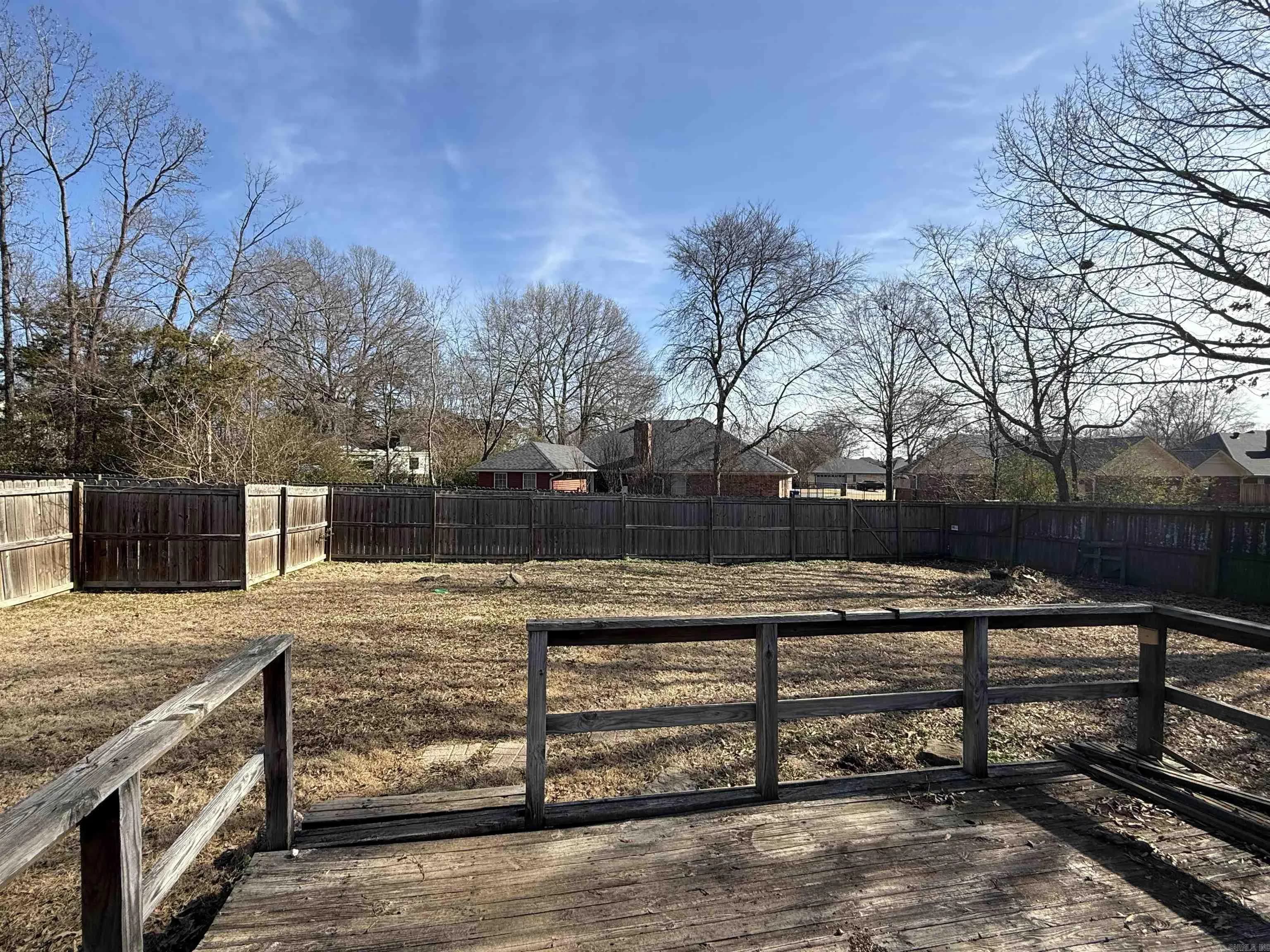 Property at 910  Crosspoint - Image 20