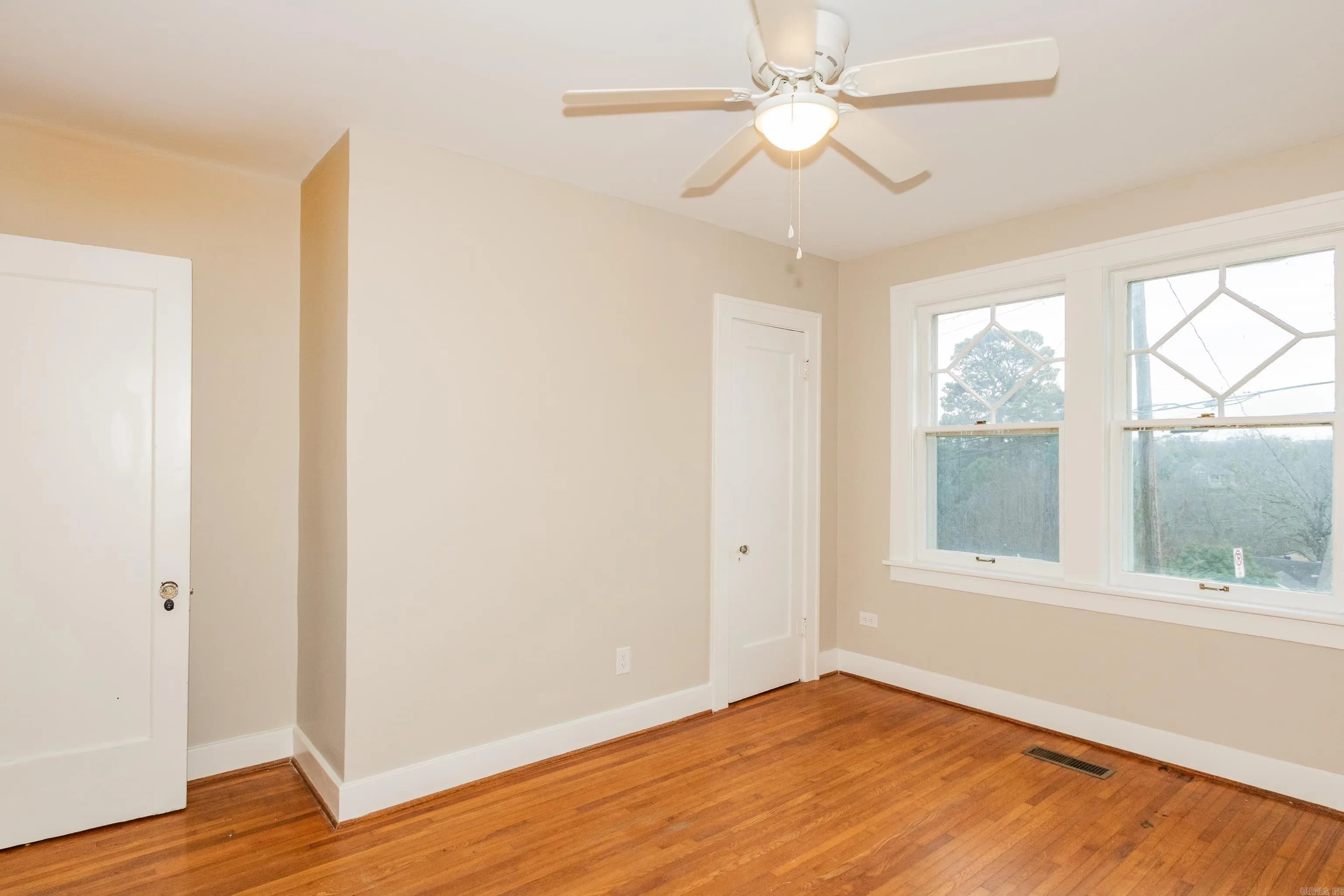Property at 300 N Schiller - Image 33
