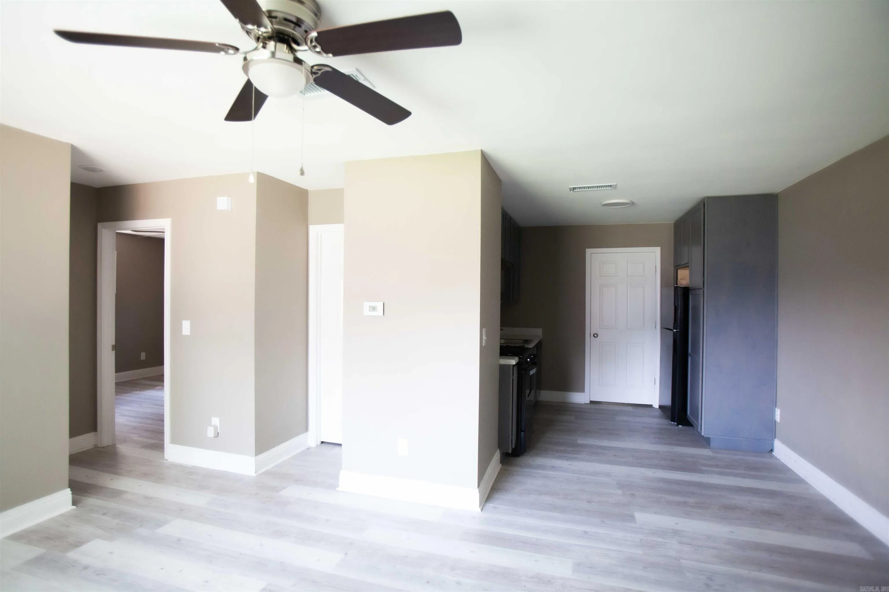 Property at 721  Smart - Image 4