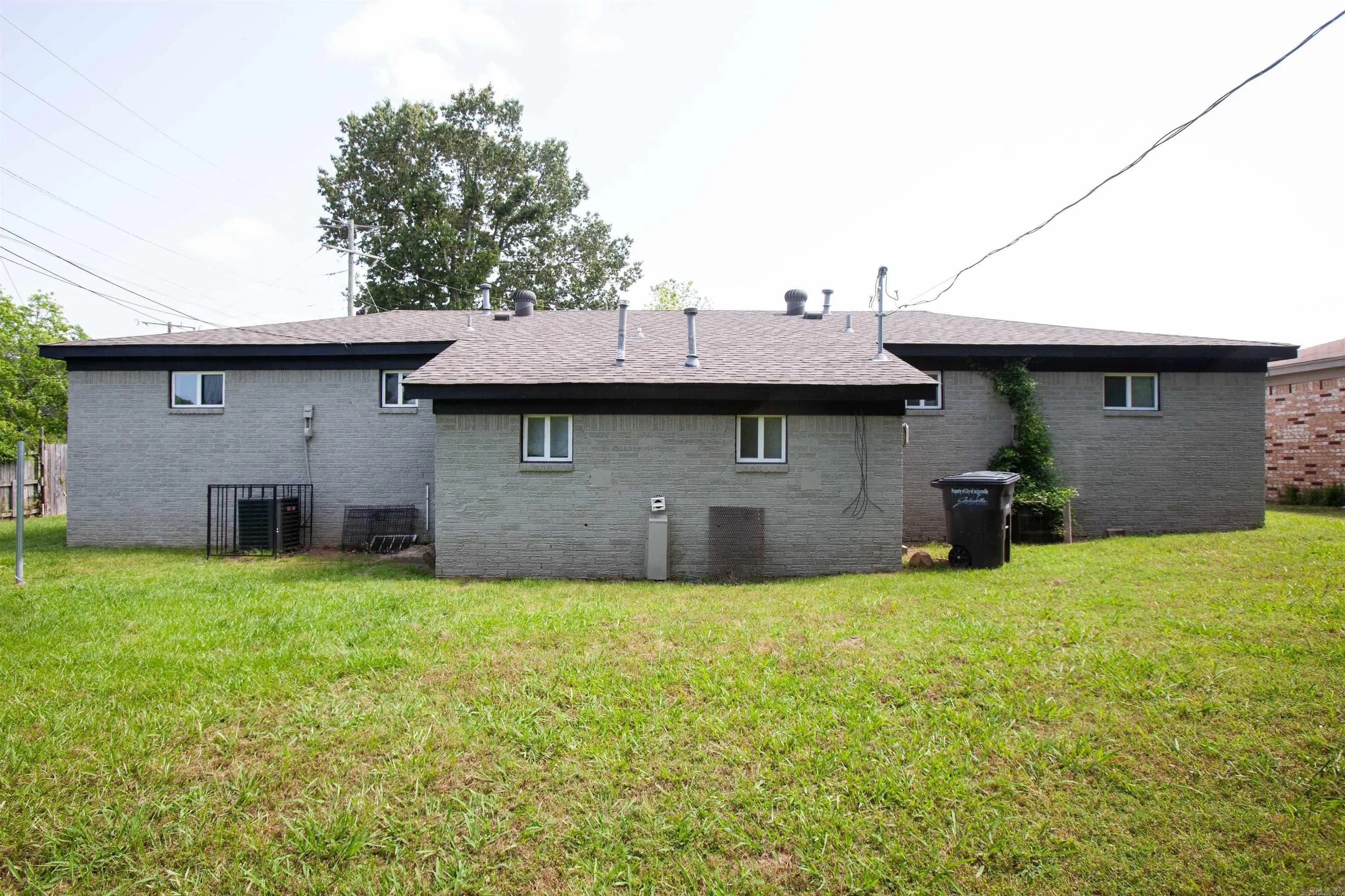 Property at 721  Smart - Image 12
