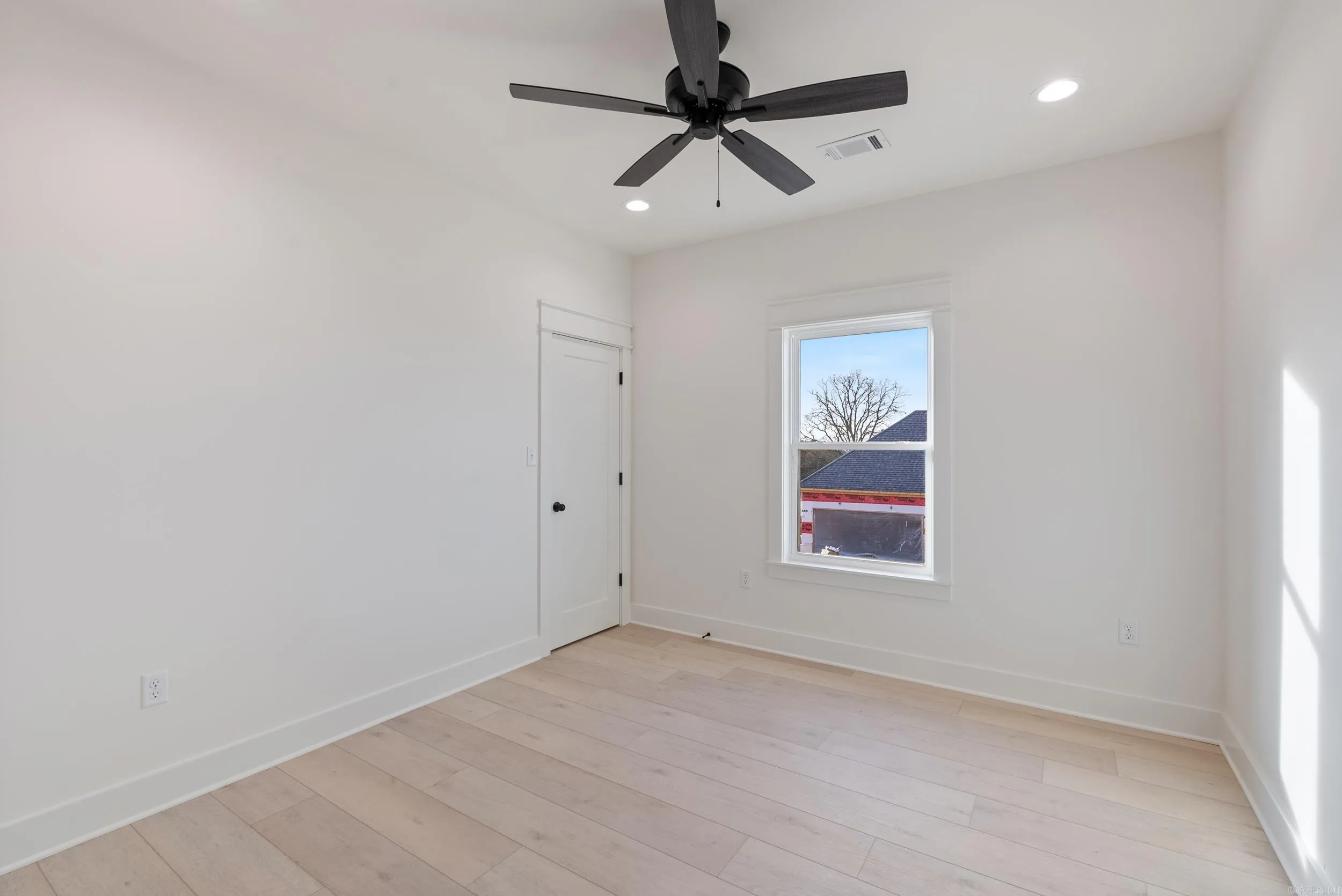 Property at 20  Avrey lane - Image 24