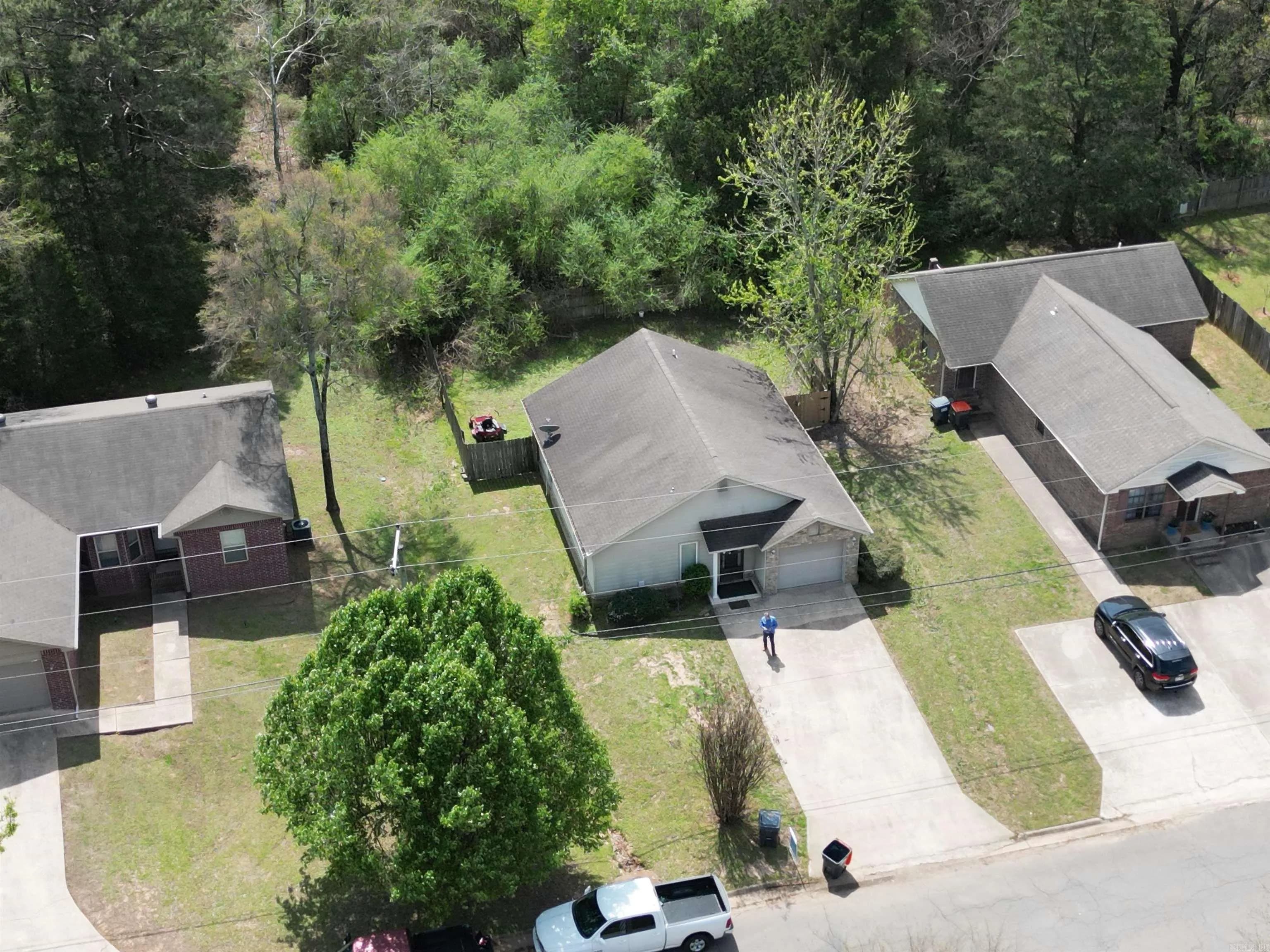 Property at 920 E Gum - Image 18