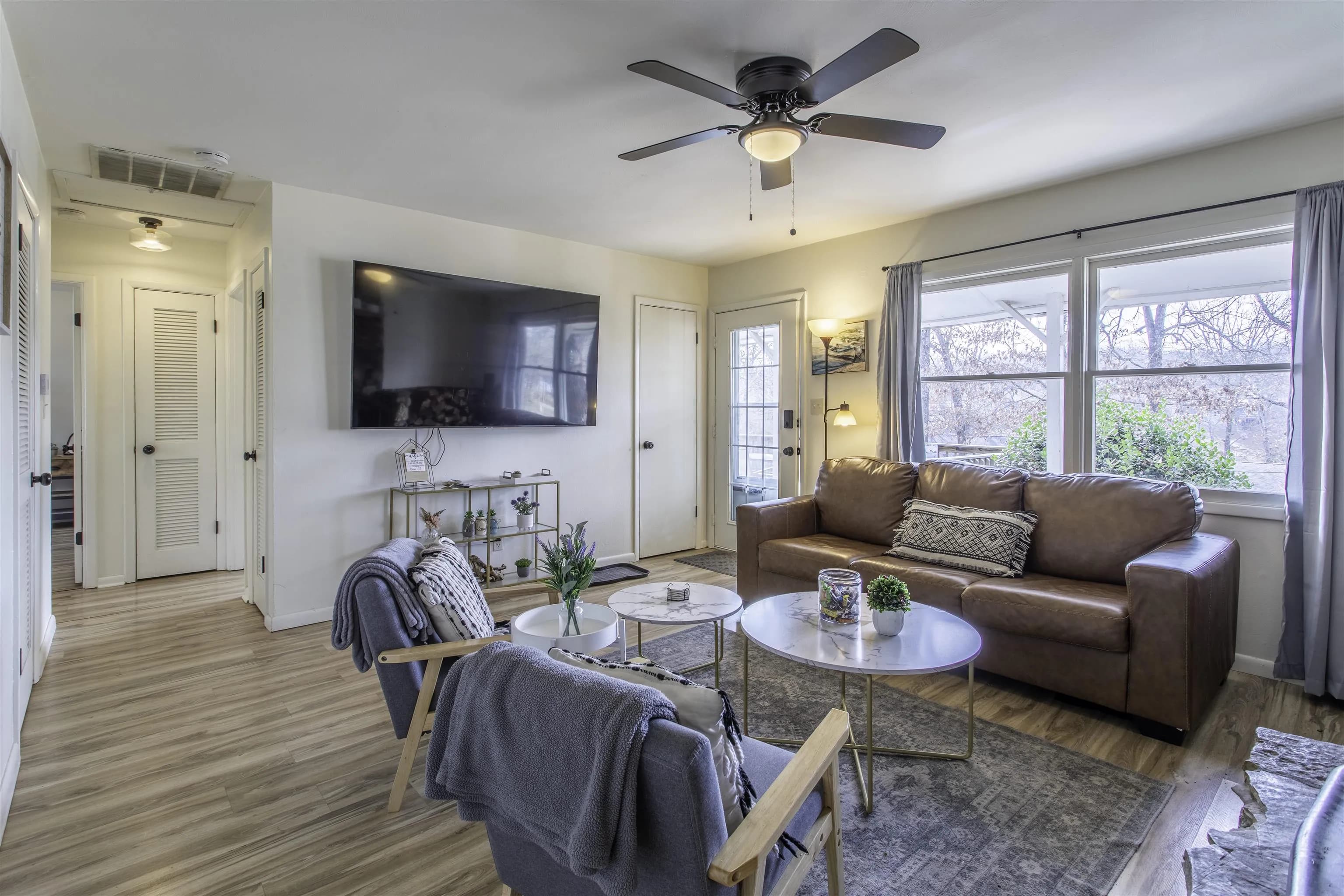 Property at 231 E Lakeshore - Image 10