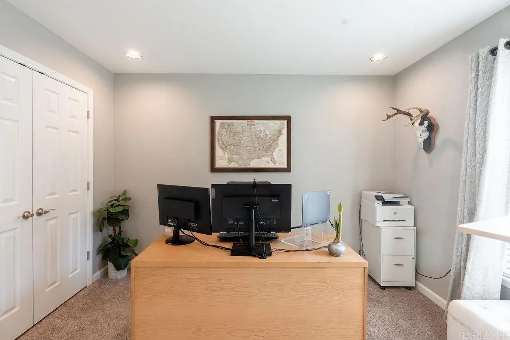 Property at 2608  Ridgewood - Image 26