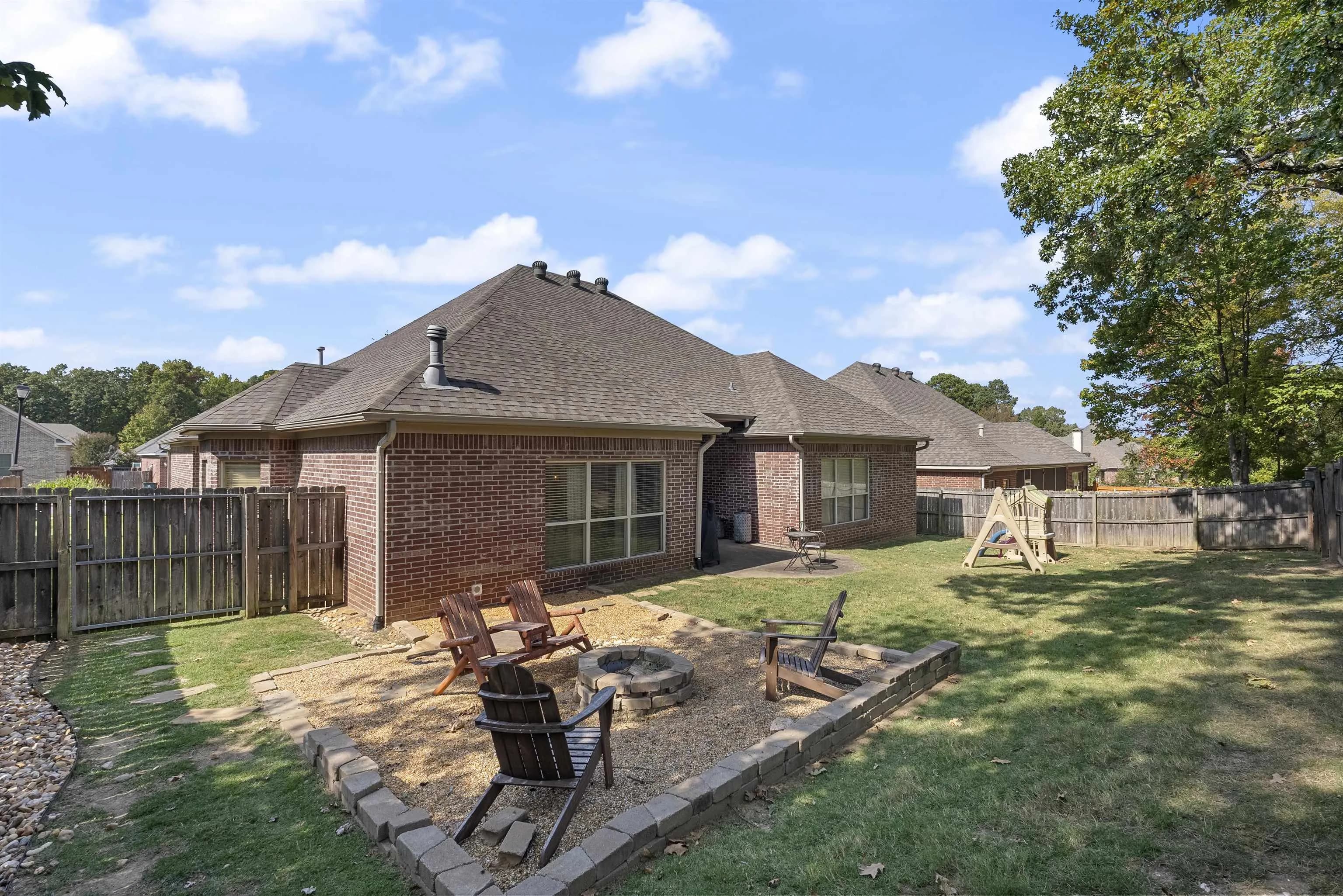 Property at 121  Holland - Image 29