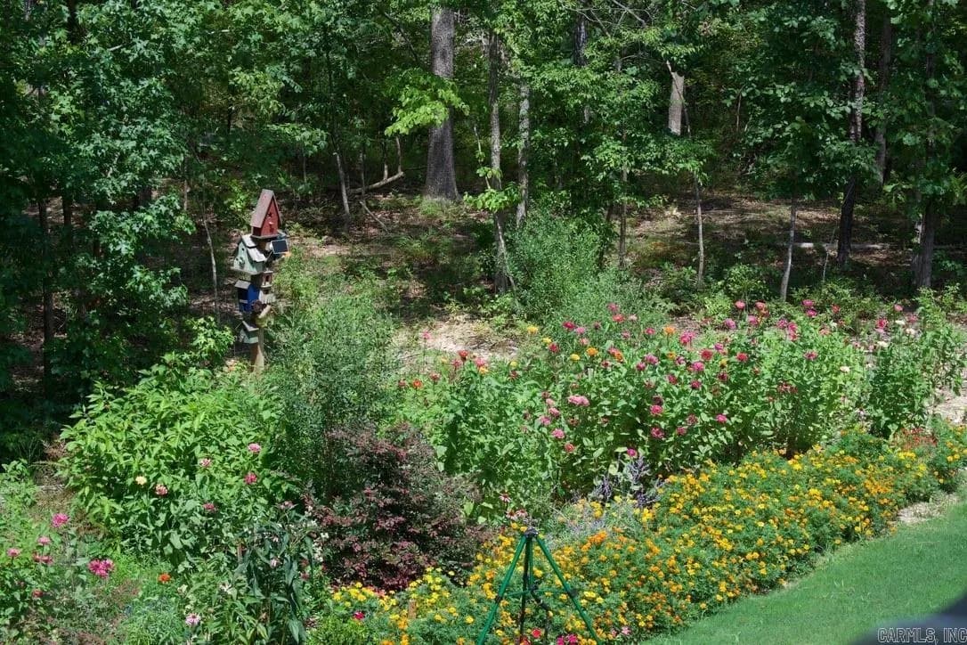 Property at 608  Lucy ln - Image 46