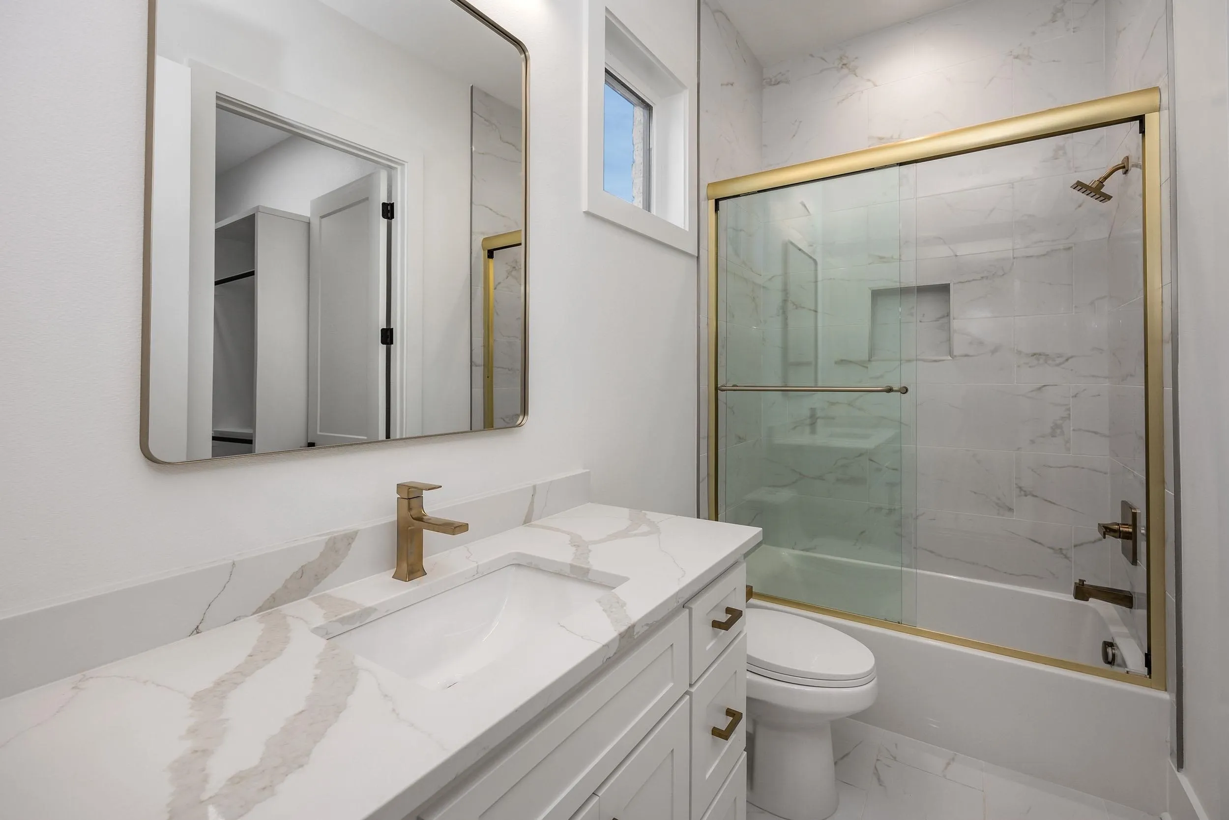 Property at 8  Abington ct - Image 33
