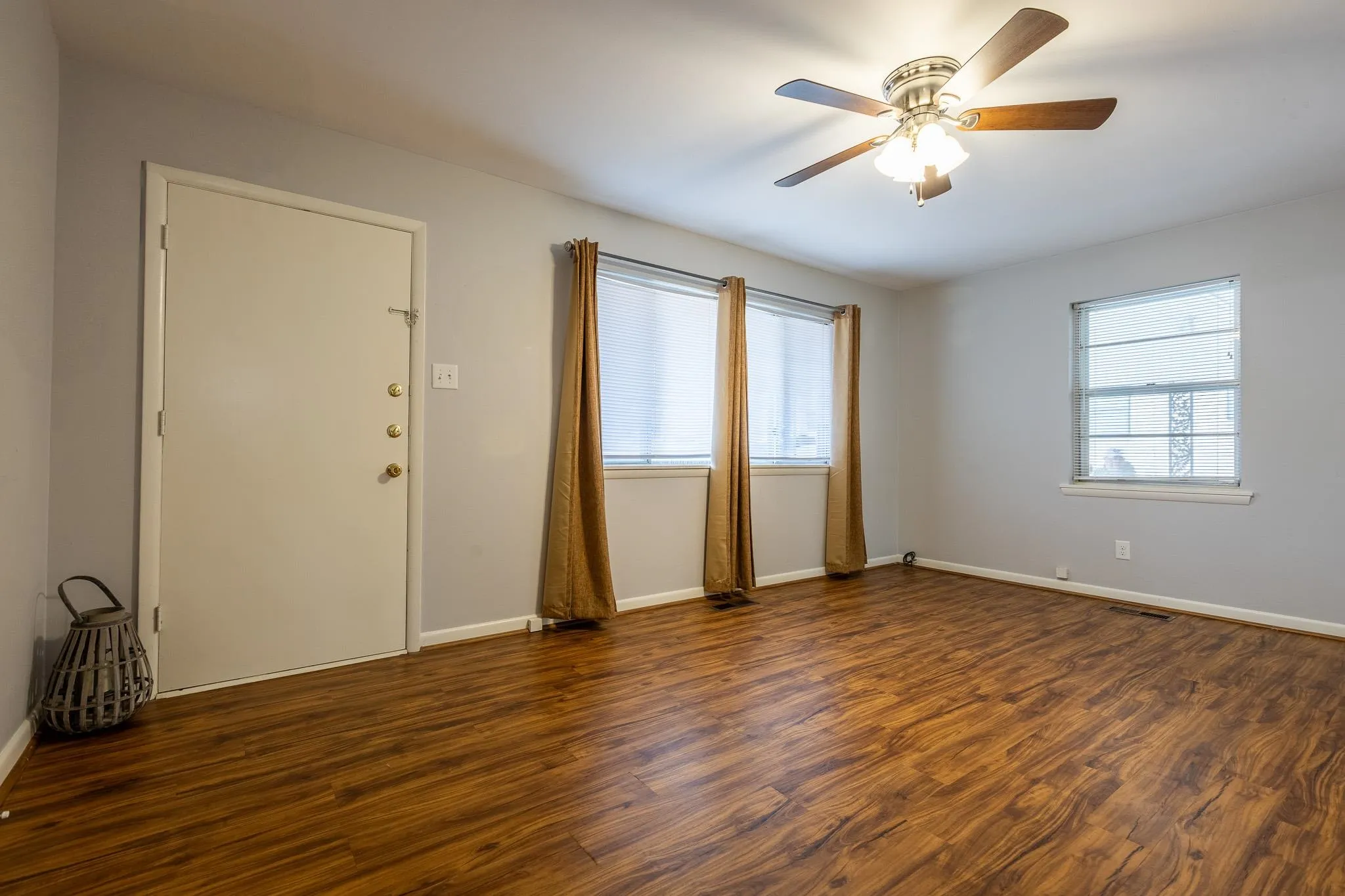 Property at 5020  Arlington - Image 9