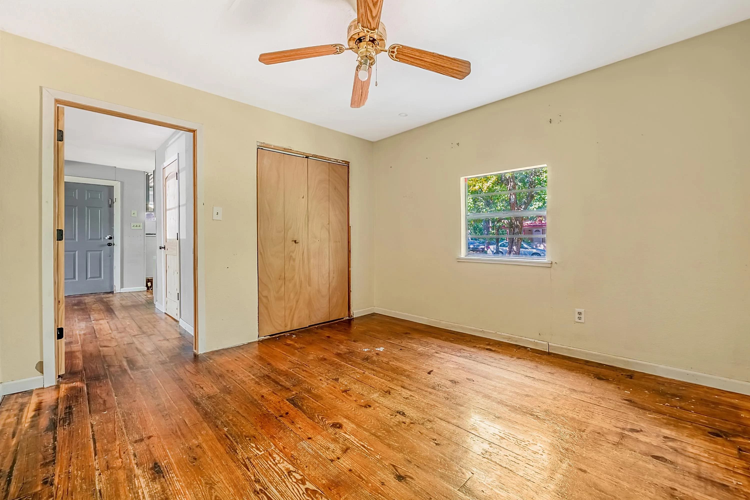 Property at 215  Taylor - Image 21