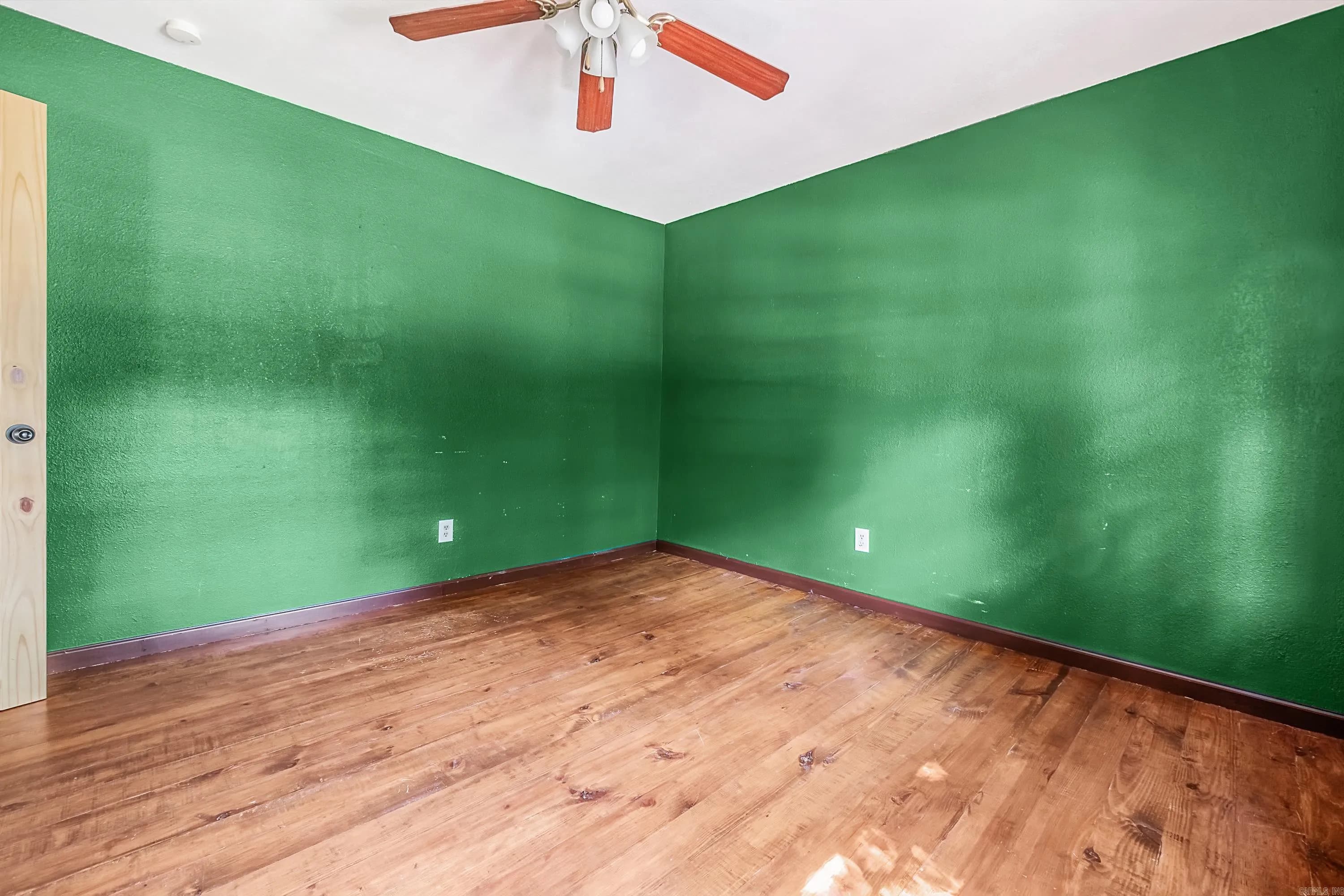 Property at 215  Taylor - Image 23