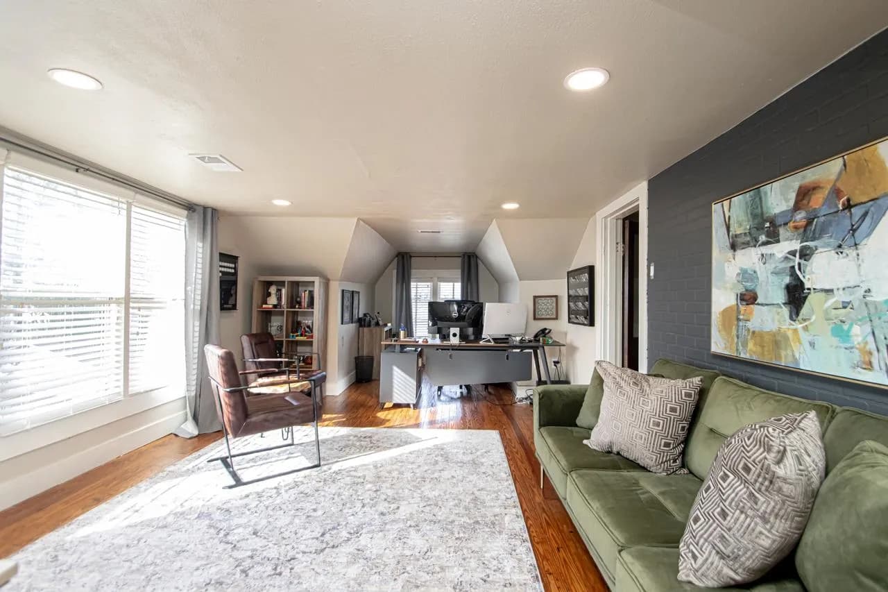 Property at 312 W South - Image 23