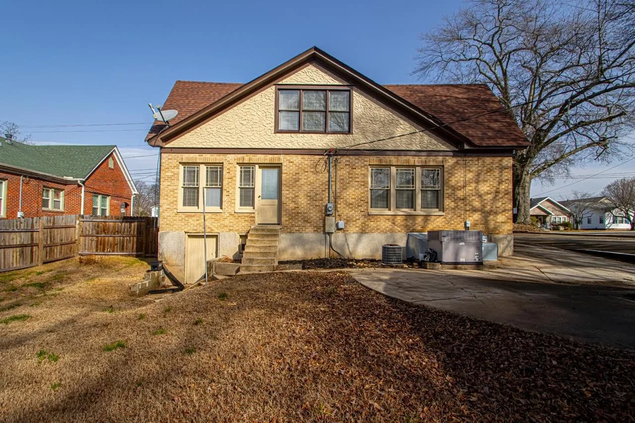 Property at 312 W South - Image 27