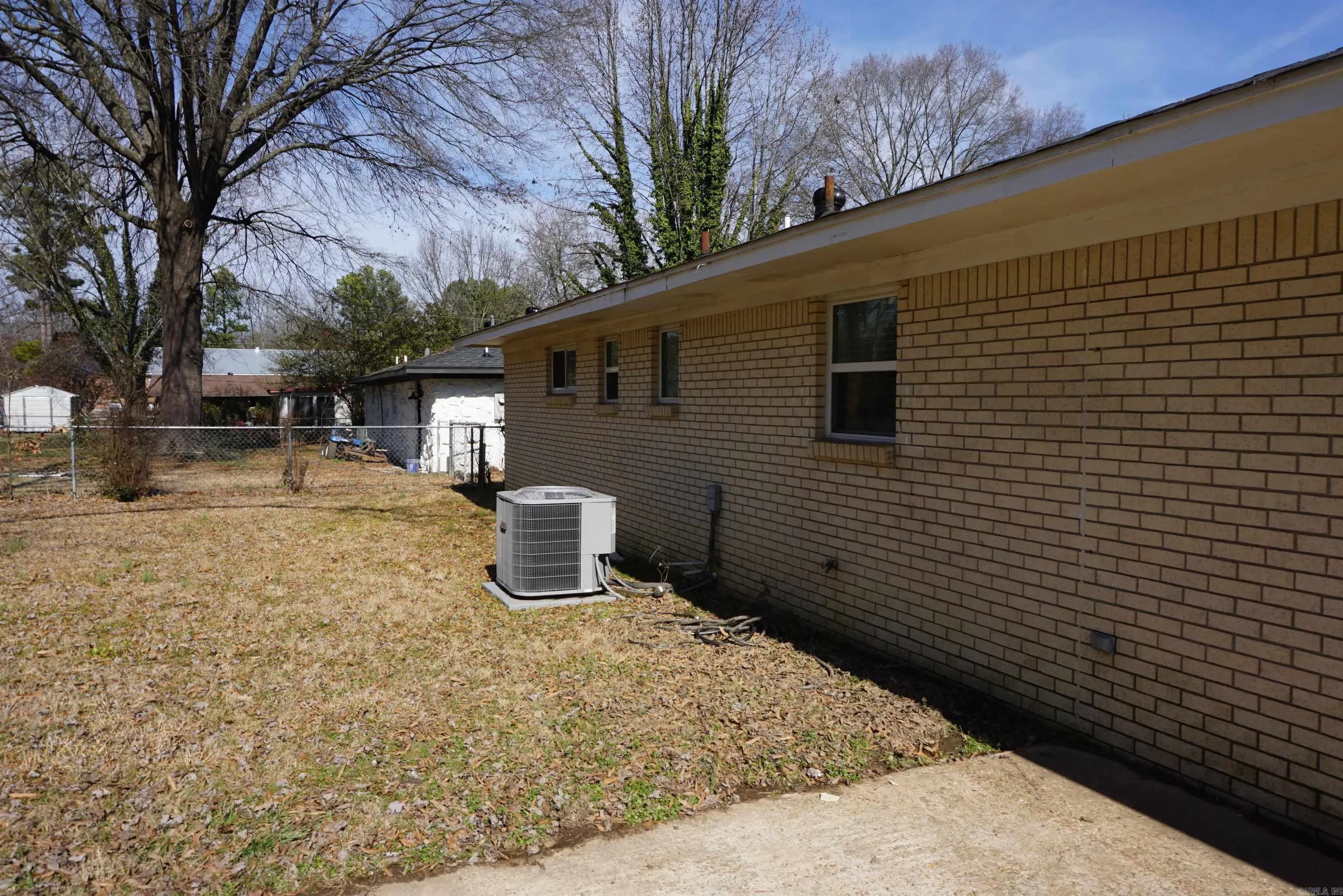 Property at 801  Upchurch - Image 15