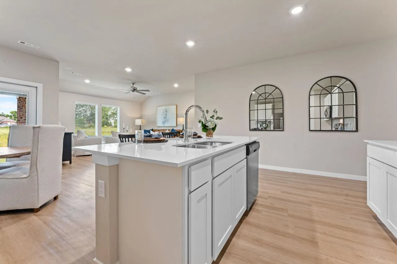 Property at 276  Alyece - Image 12
