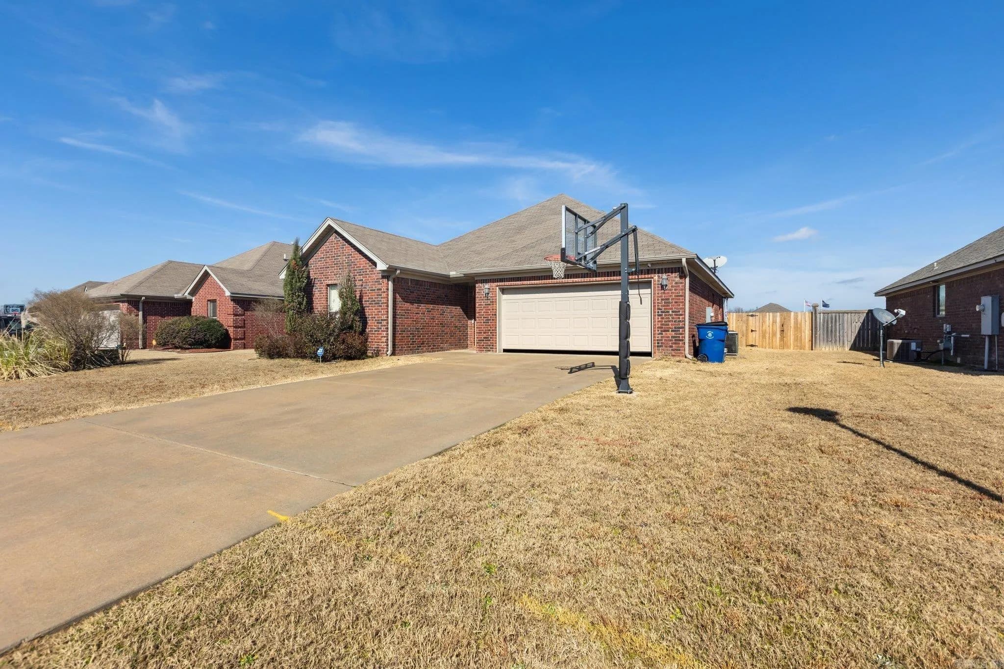 Property at 104  Vienne - Image 3