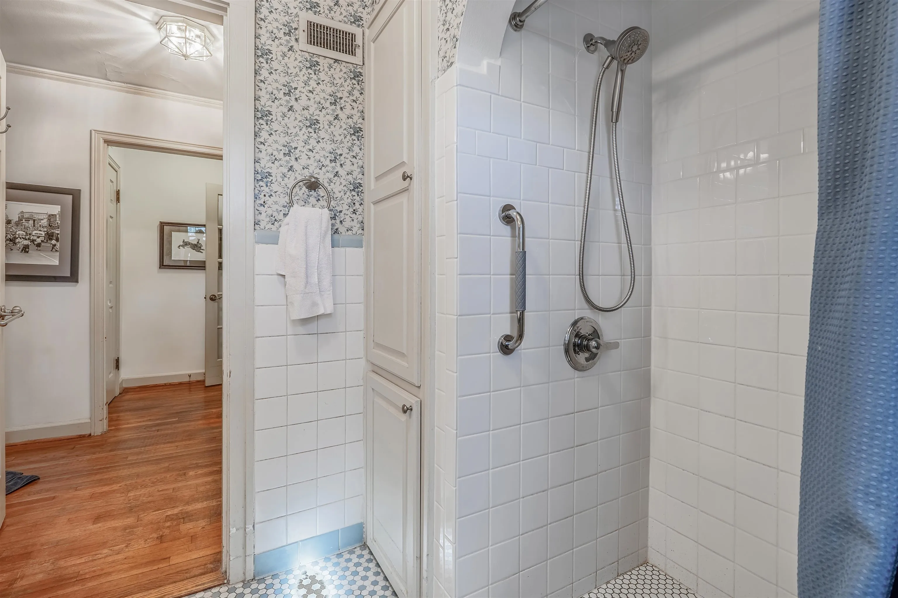Property at 310 E A - Image 23