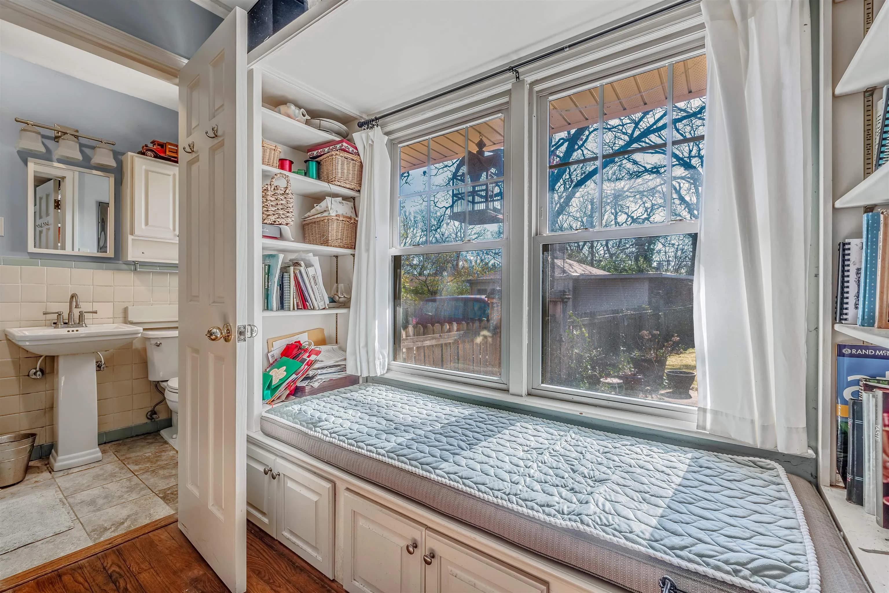 Property at 310 E A - Image 18