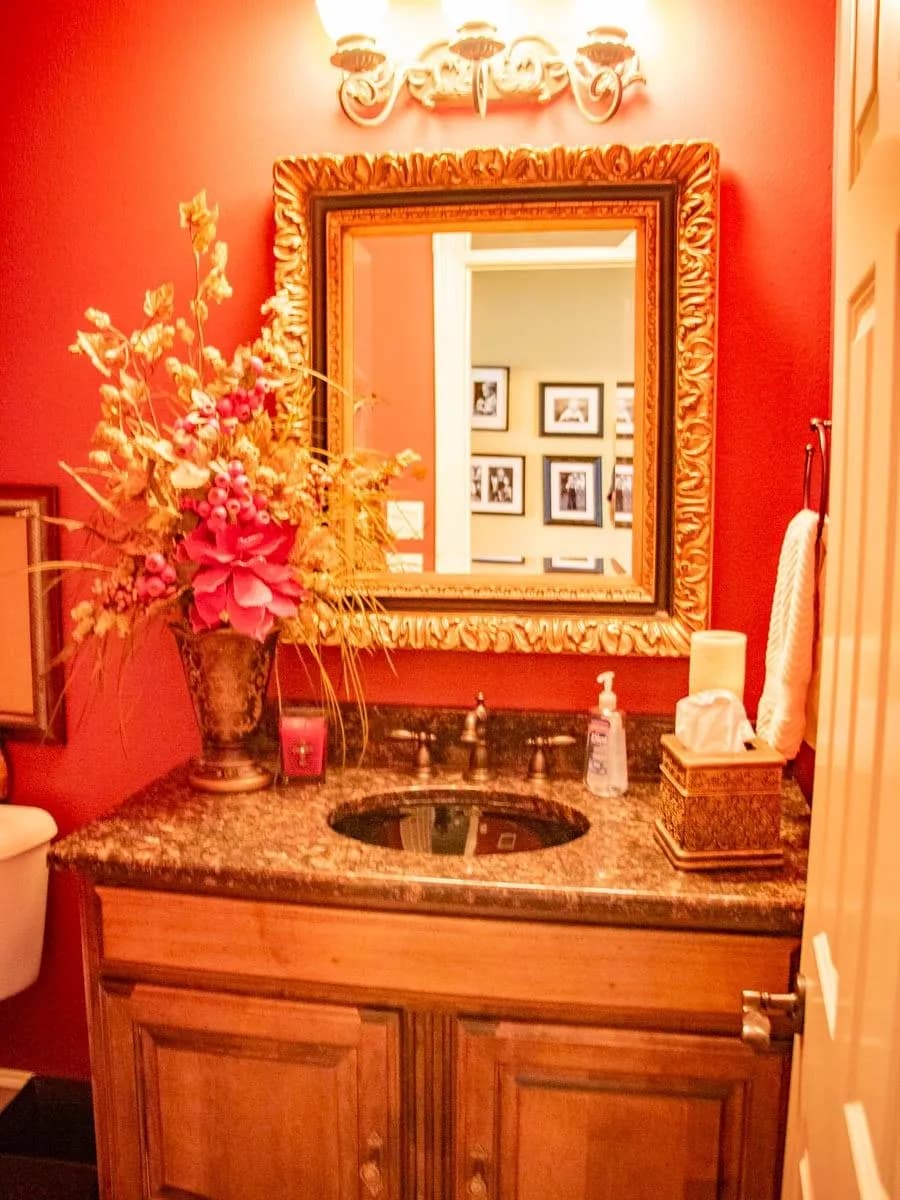 Property at 427  Gilder - Image 25