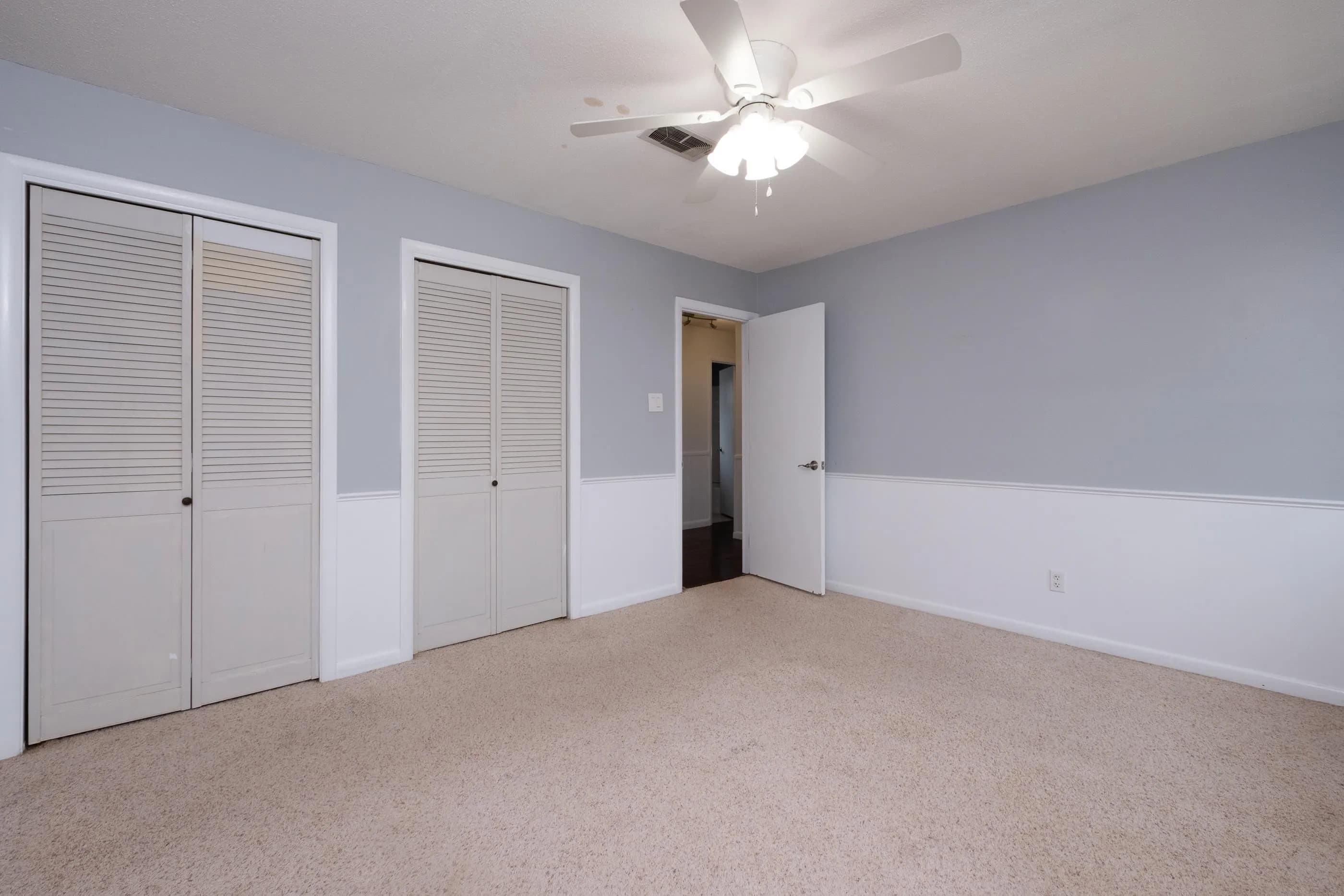 Property at 304  Windhill - Image 19