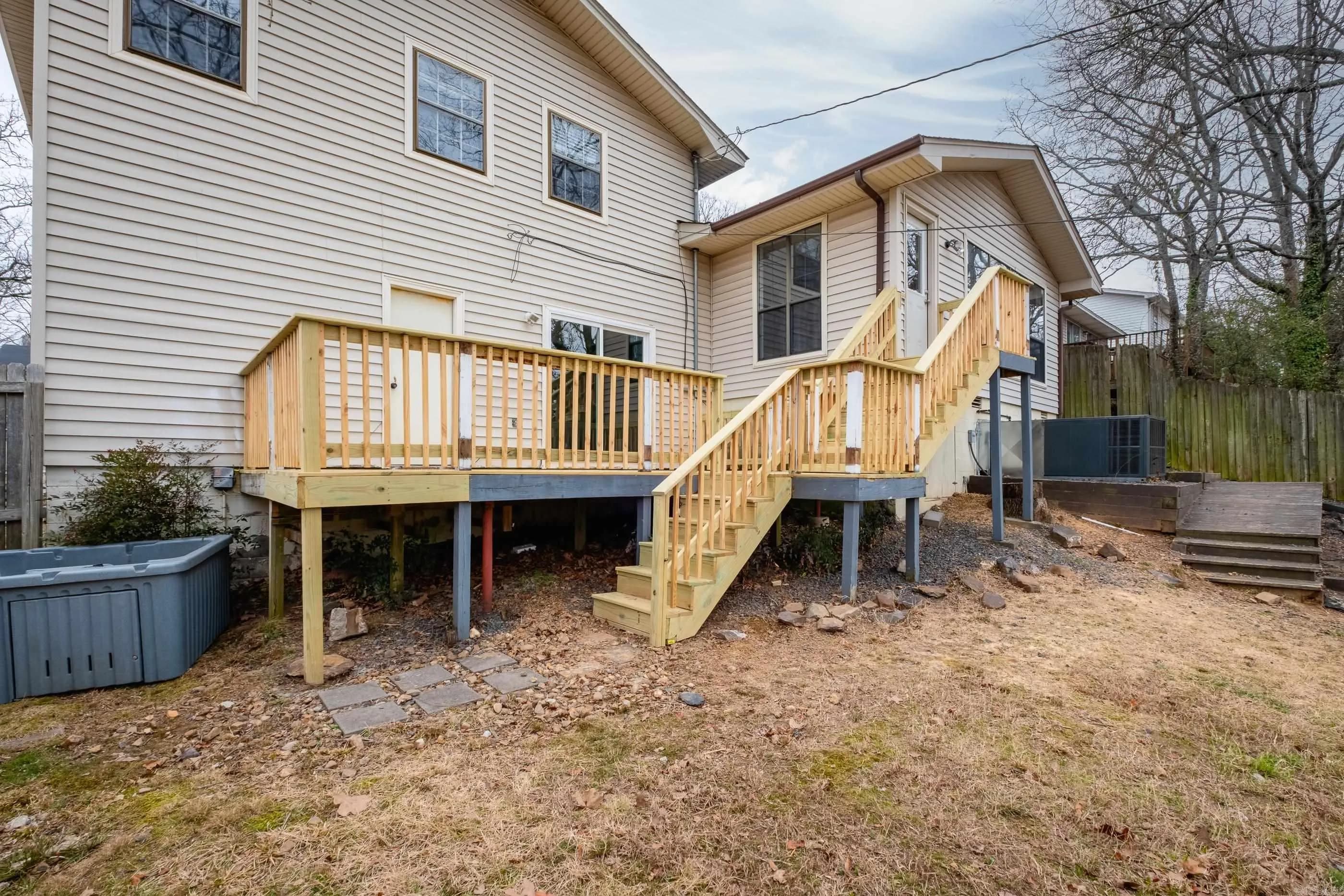 Property at 304  Windhill - Image 31