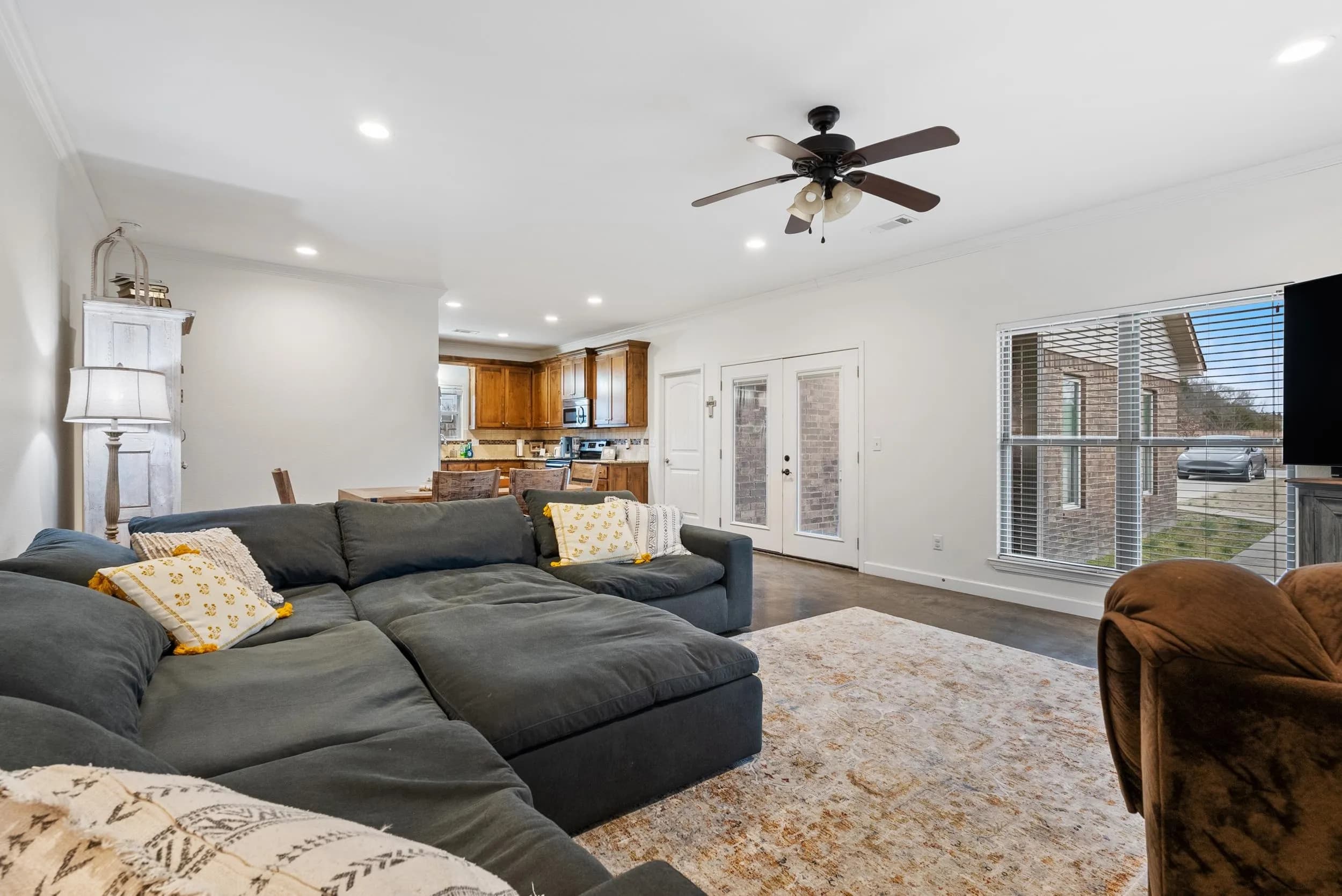 Property at 19  Hampton rd. - Image 15