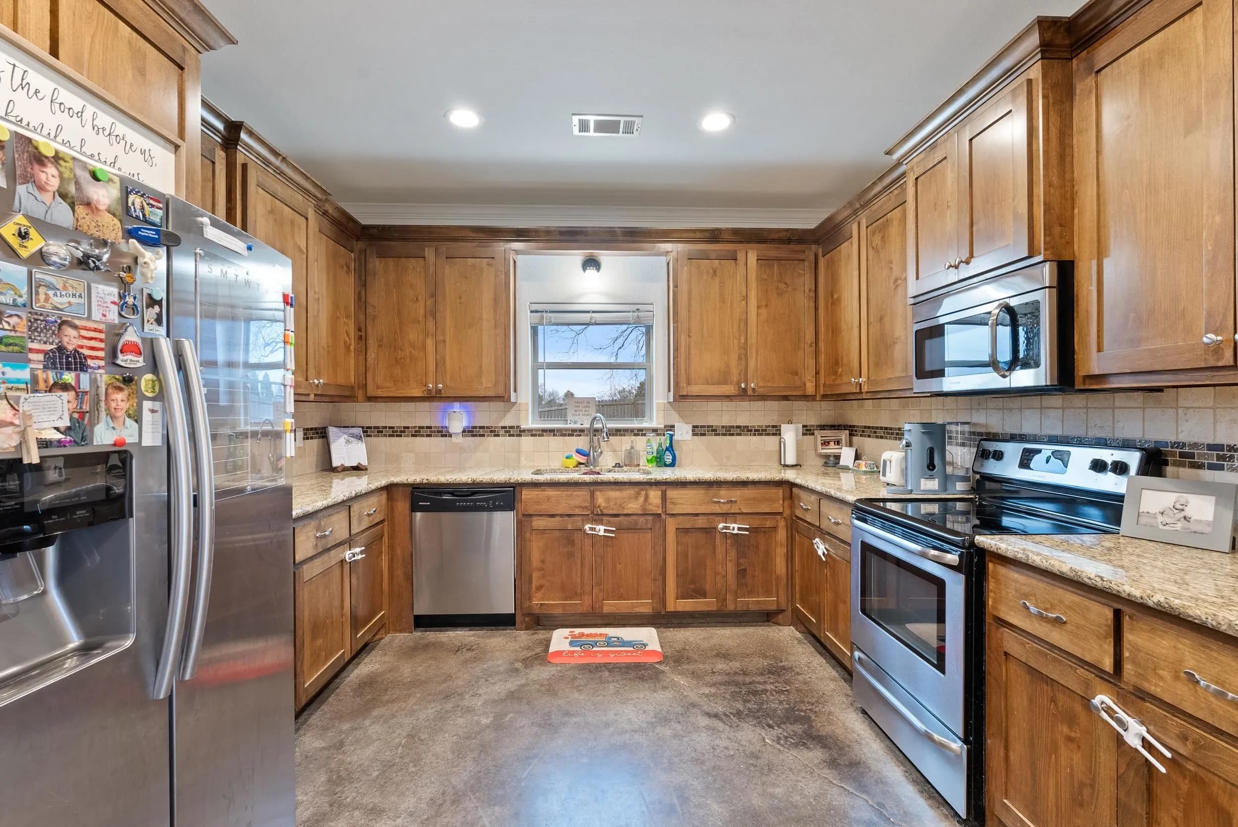 Property at 19  Hampton rd. - Image 21