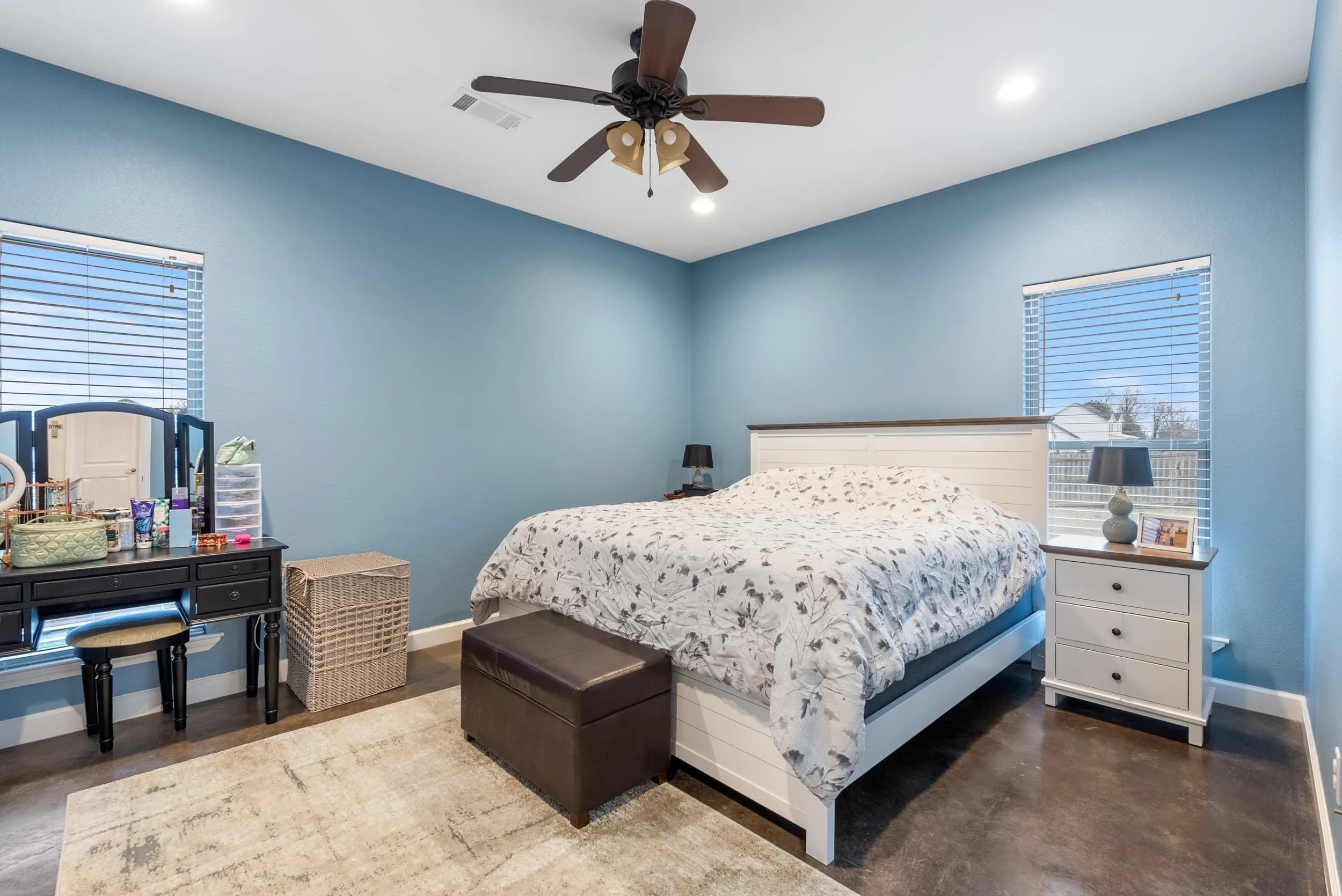 Property at 19  Hampton rd. - Image 30