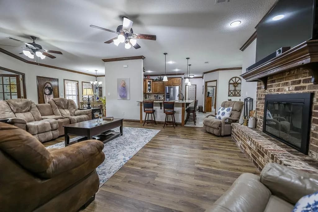 Property at 135  Rexanne dr - Image 16