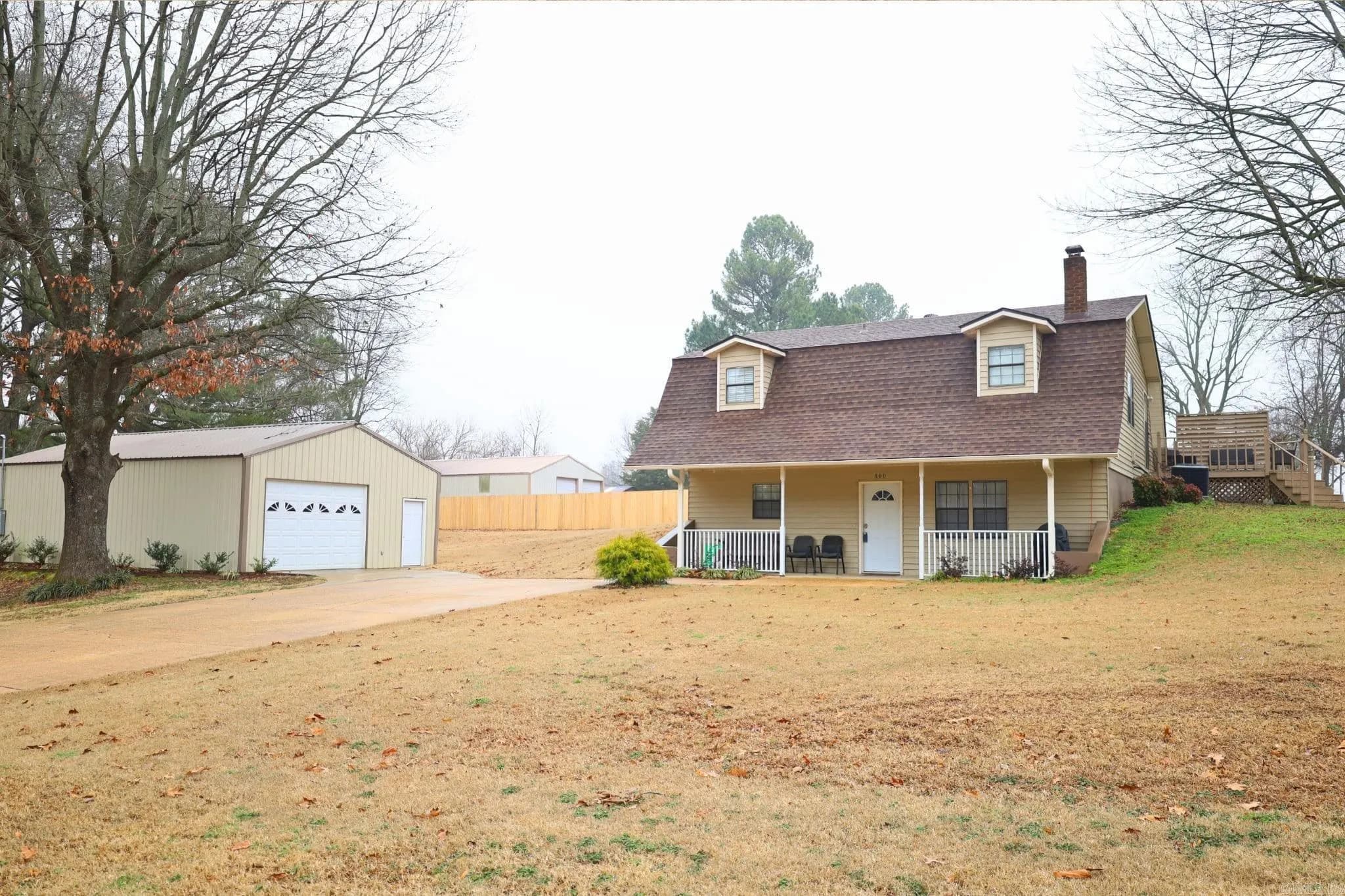 Property at 800 E Hillview - Image 2