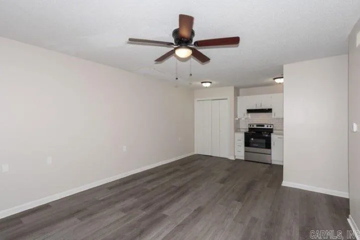 Property at 1100  Brookside, 52 - Image 5