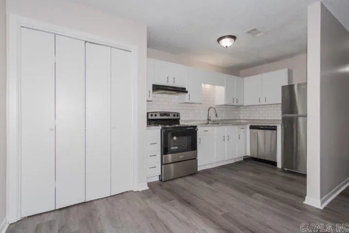 Property at 1100  Brookside, 52 - Image 6