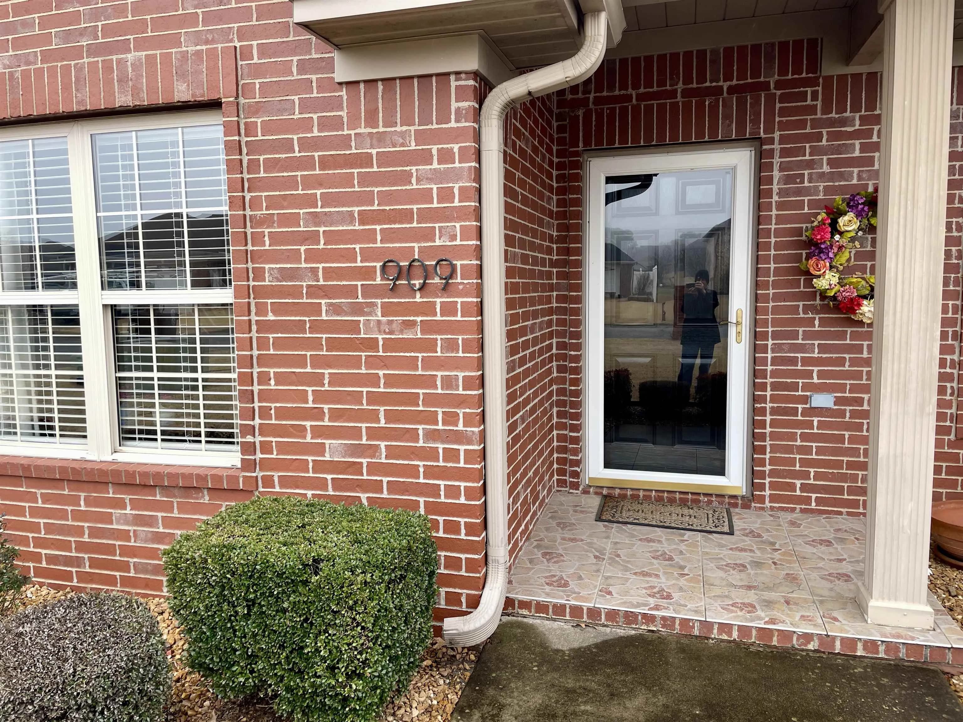 Property at 909  Greenwood - Image 8