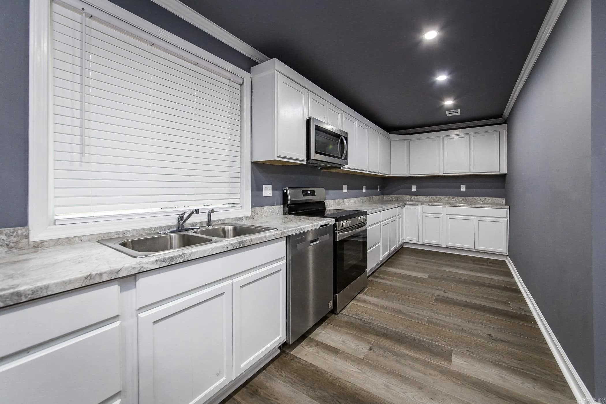 Property at 5617  Bayou meto - Image 9