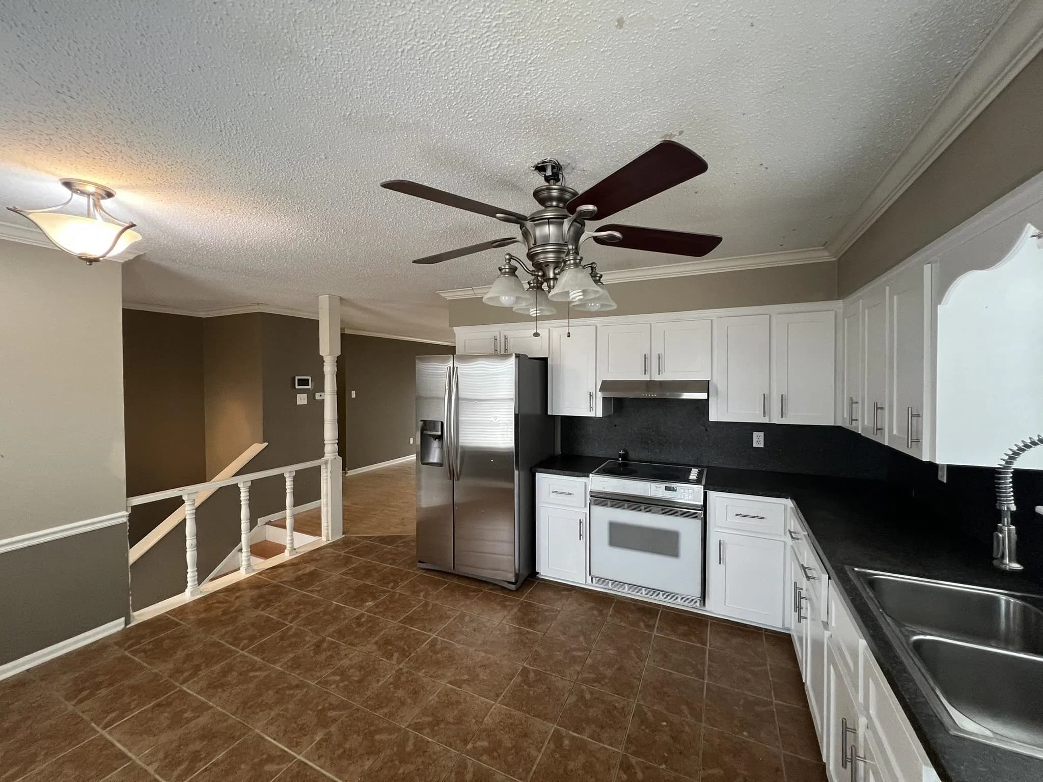 Property at 8  Thornhill - Image 22