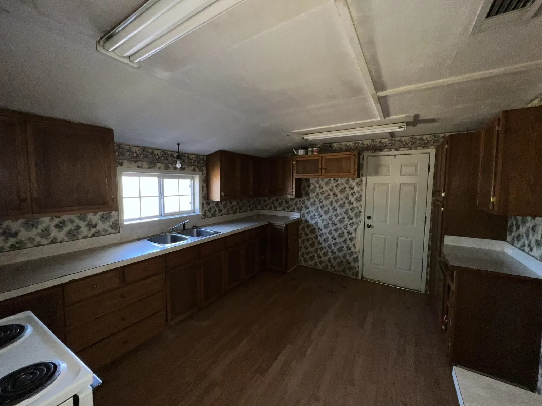 Property at 1906  Scott salem - Image 42