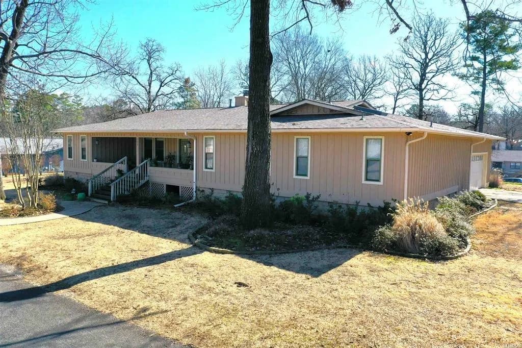 Property at 100  Chief - Image 34
