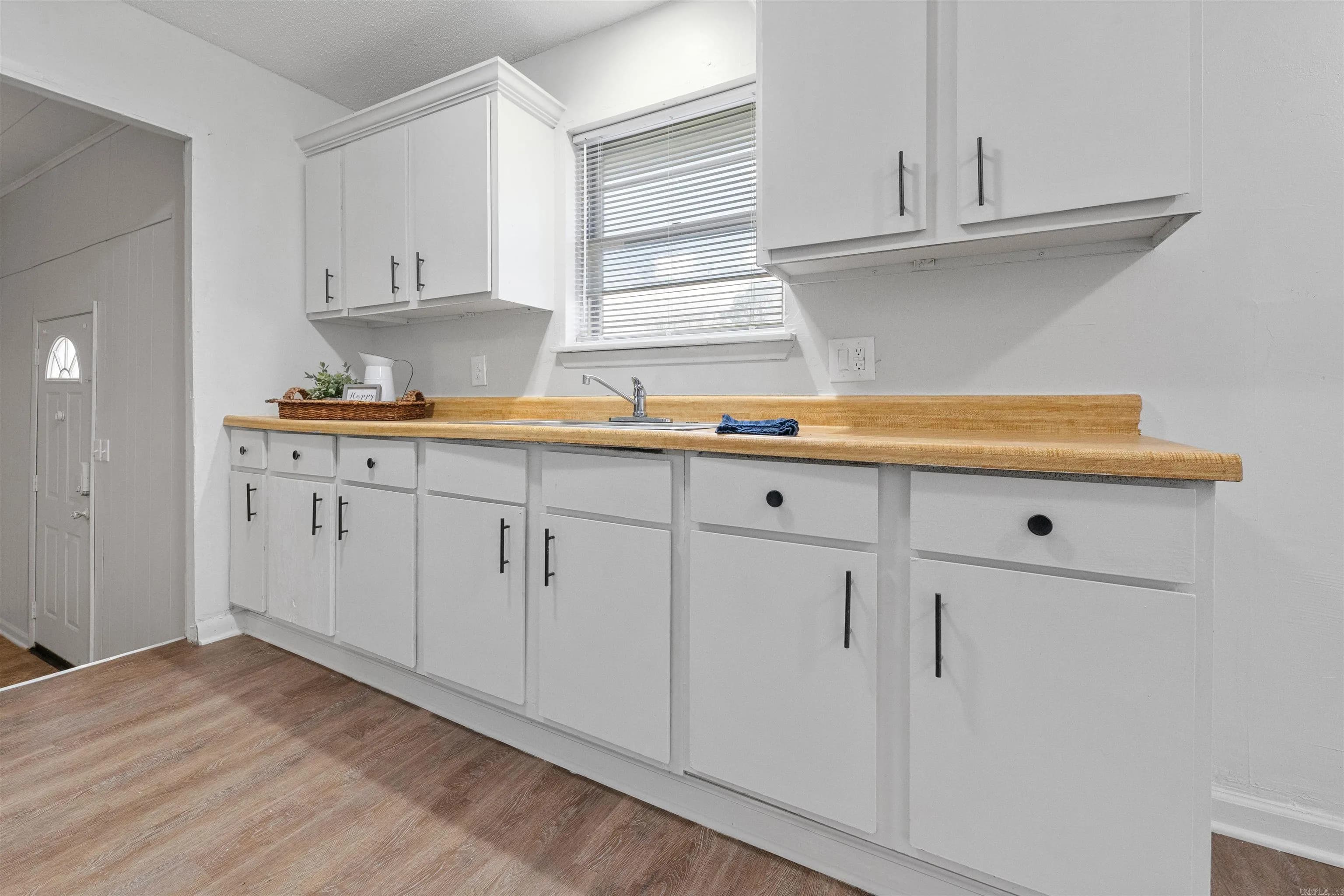 Property at 232  Pearl - Image 9