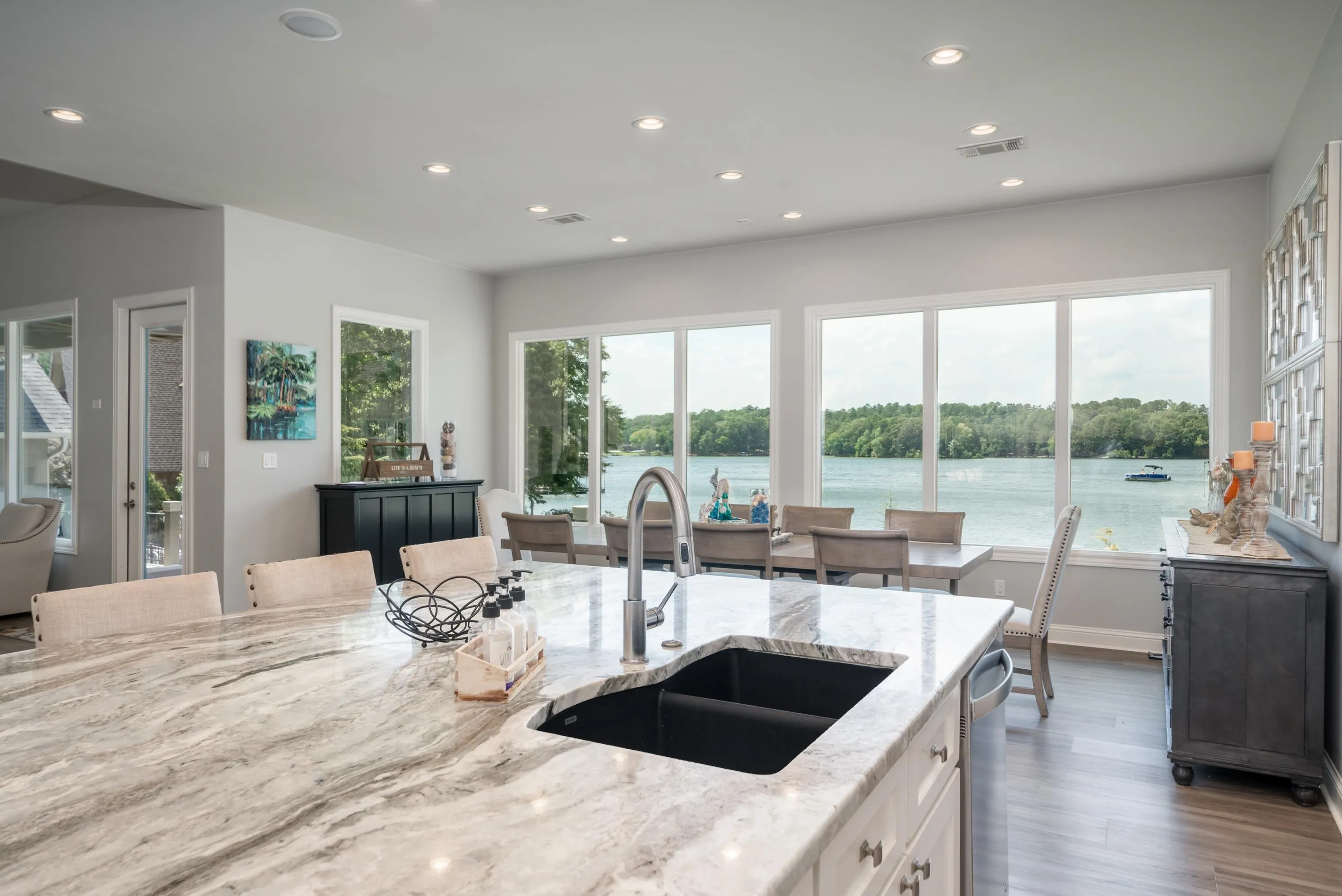 Property at 524  Bayshore - Image 12